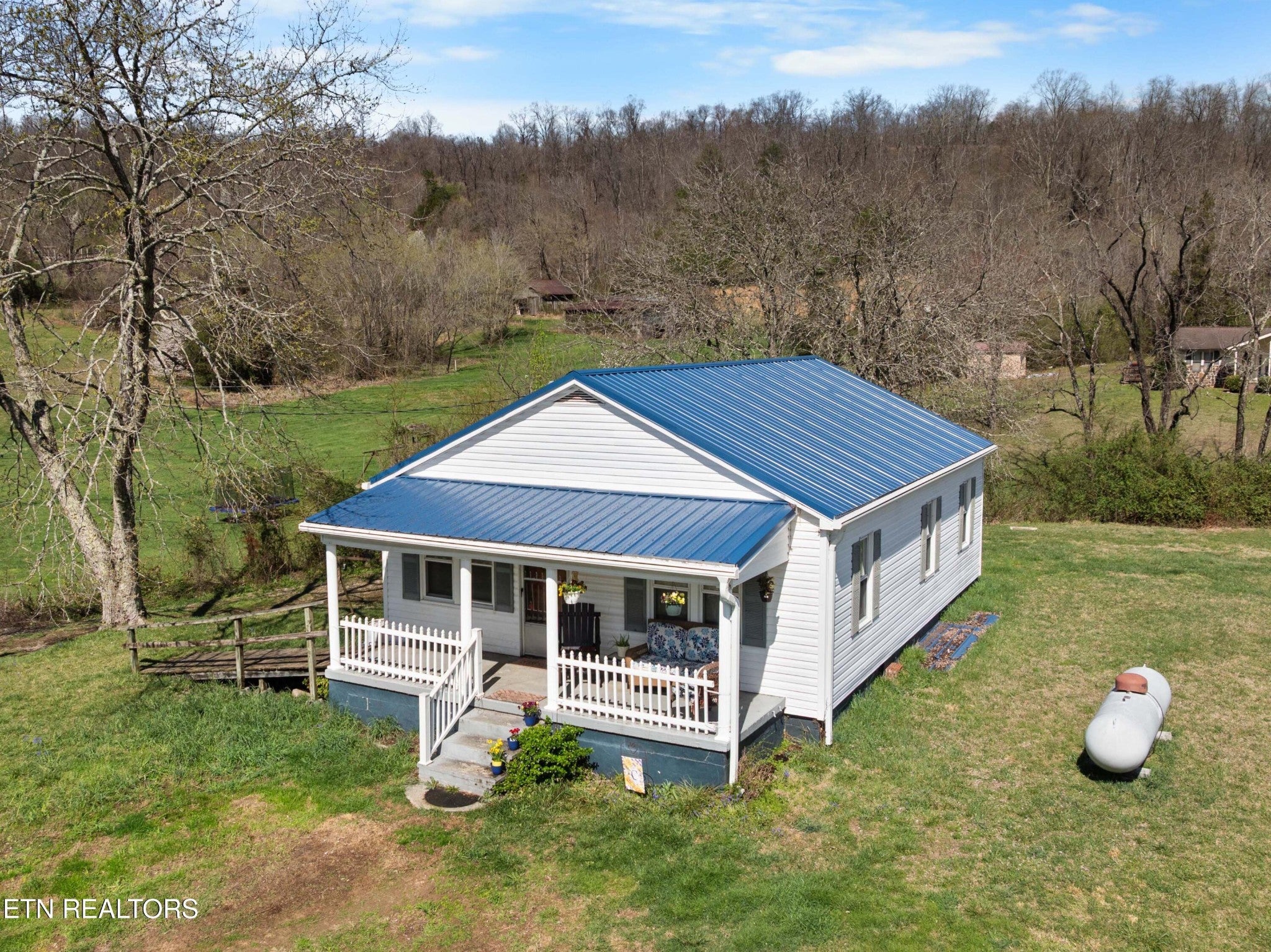 385 Hubbs Grove Rd — photo
