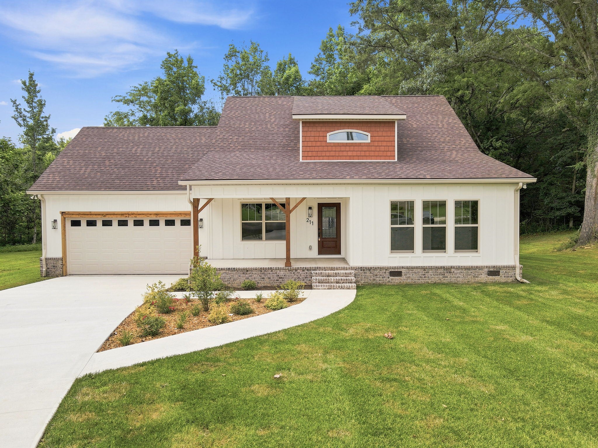211 Majestic Dr — photo