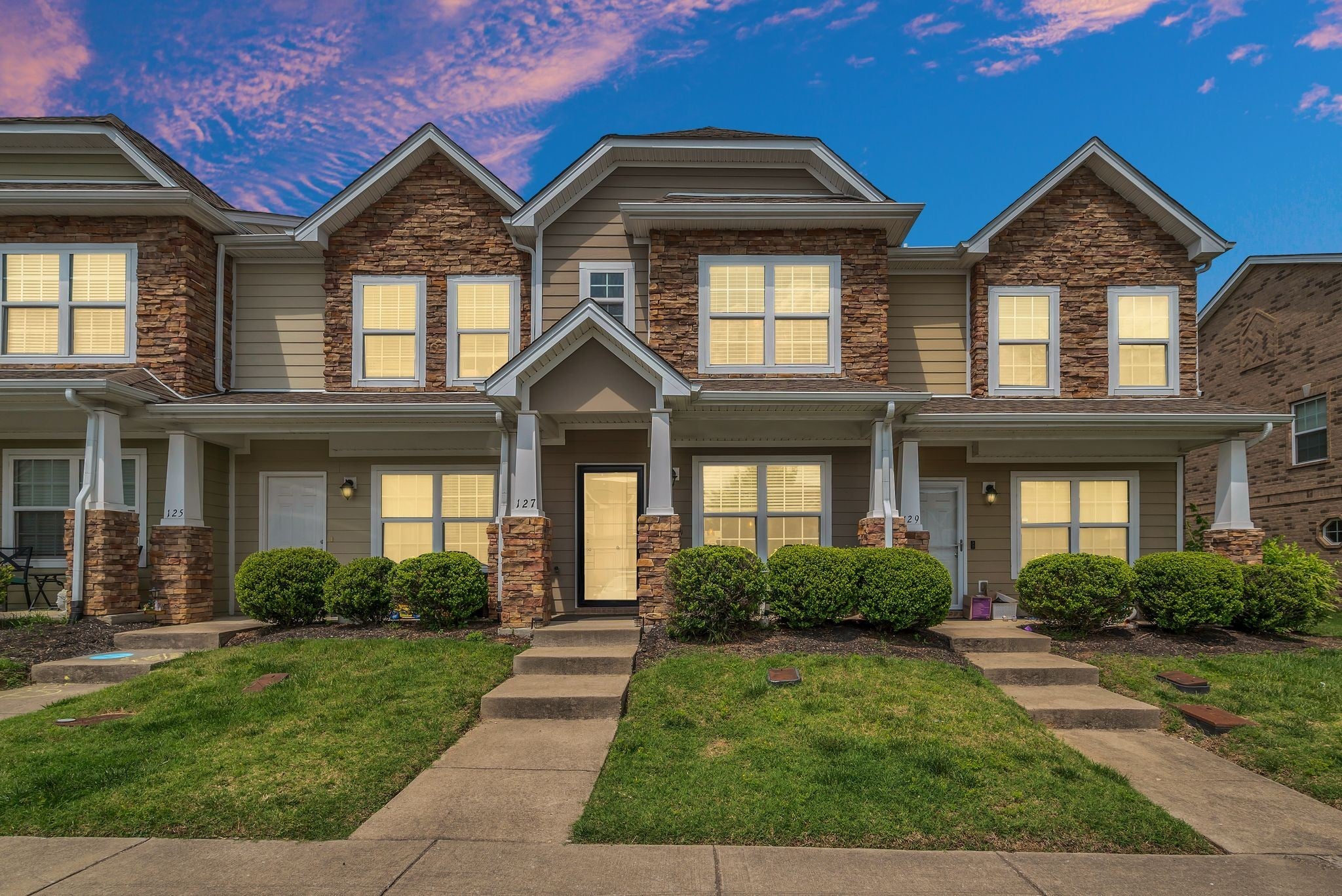 127 Cobblestone Place Dr — photo