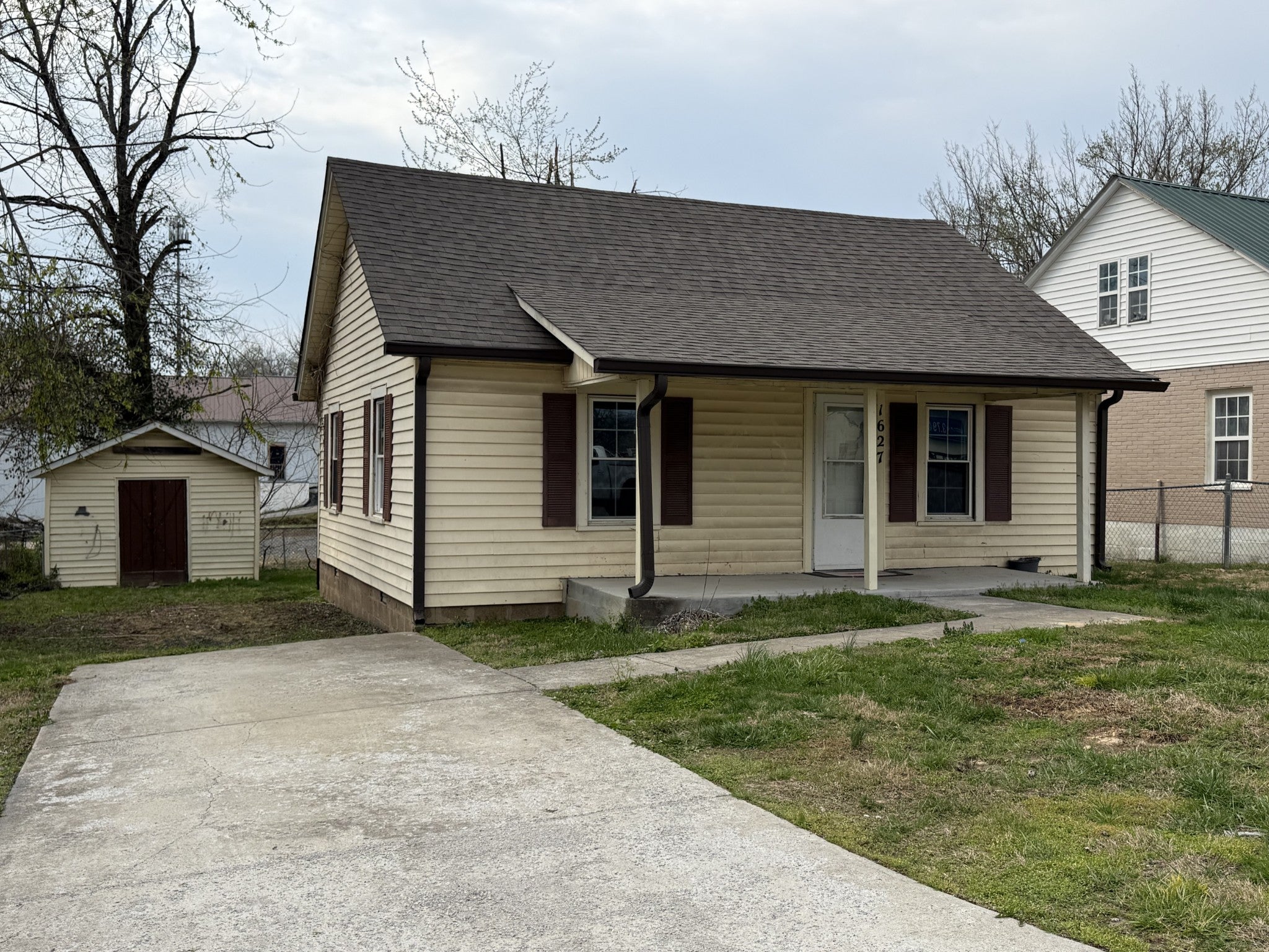 1627 Old Highway 31 E — photo