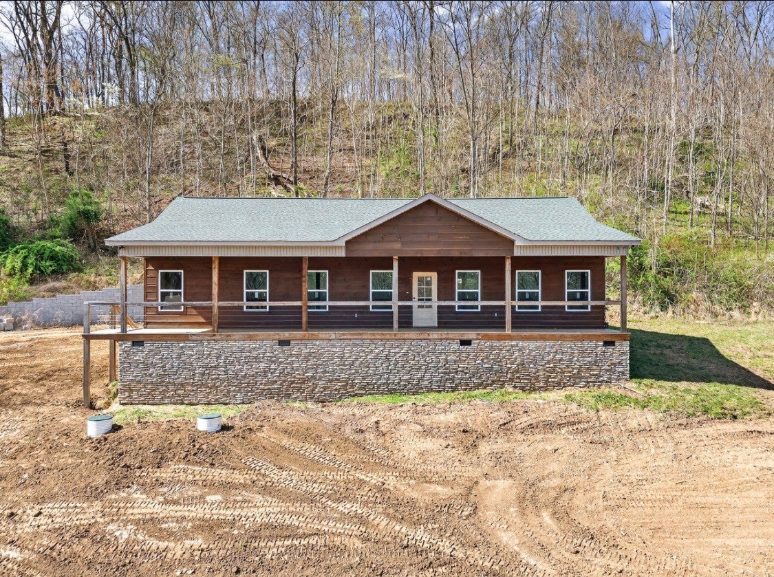 190 Park Dr — photo