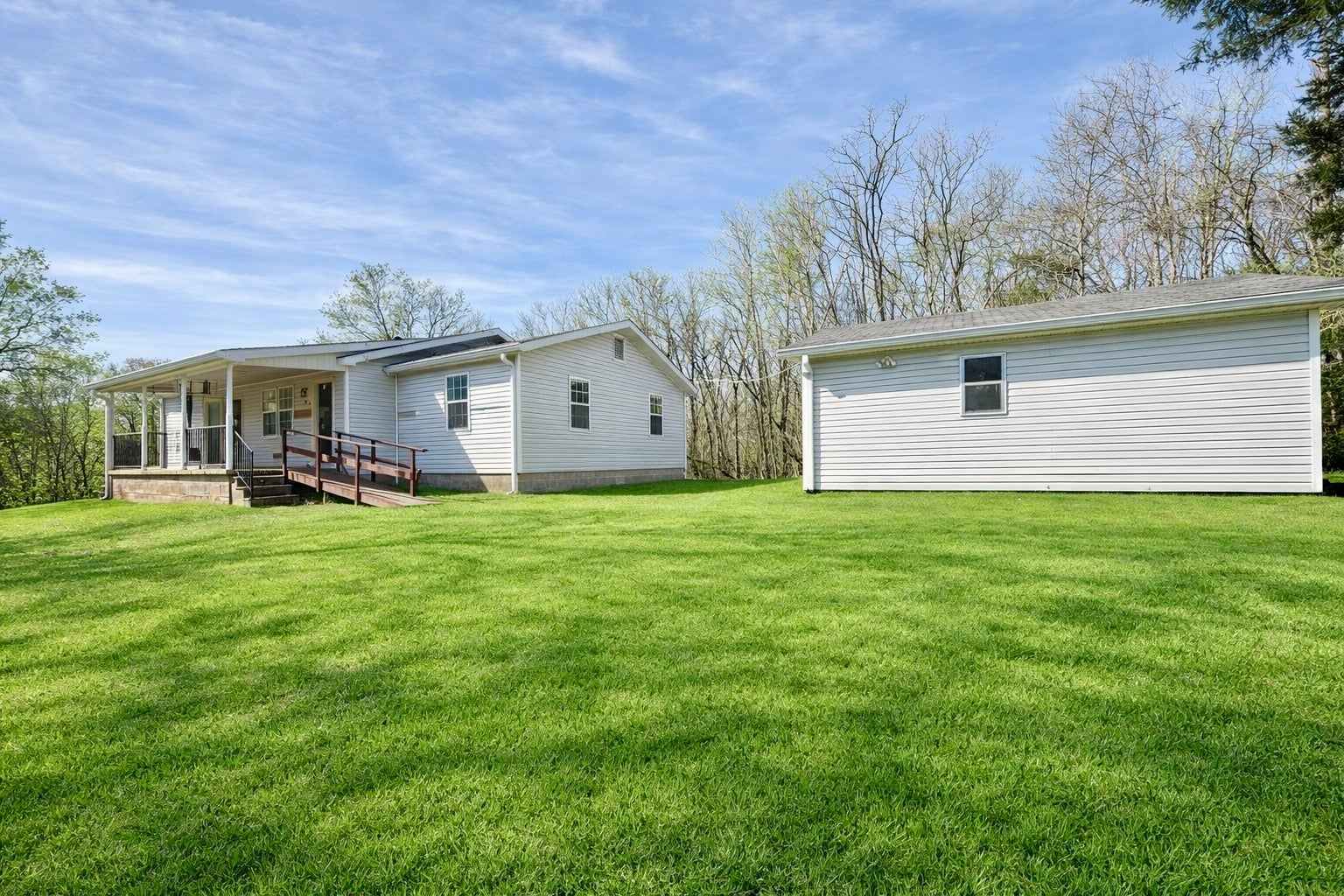 950 Sewell Branch Rd — photo