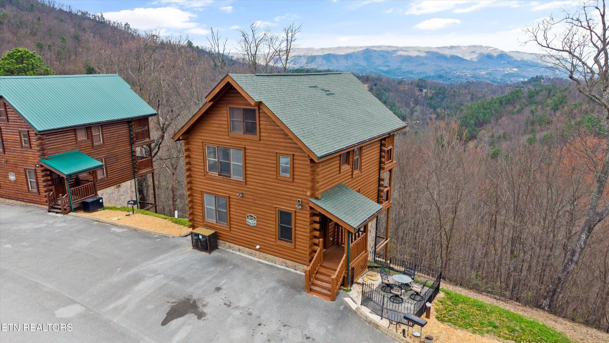 2833 White Oak Ridge Lane — photo