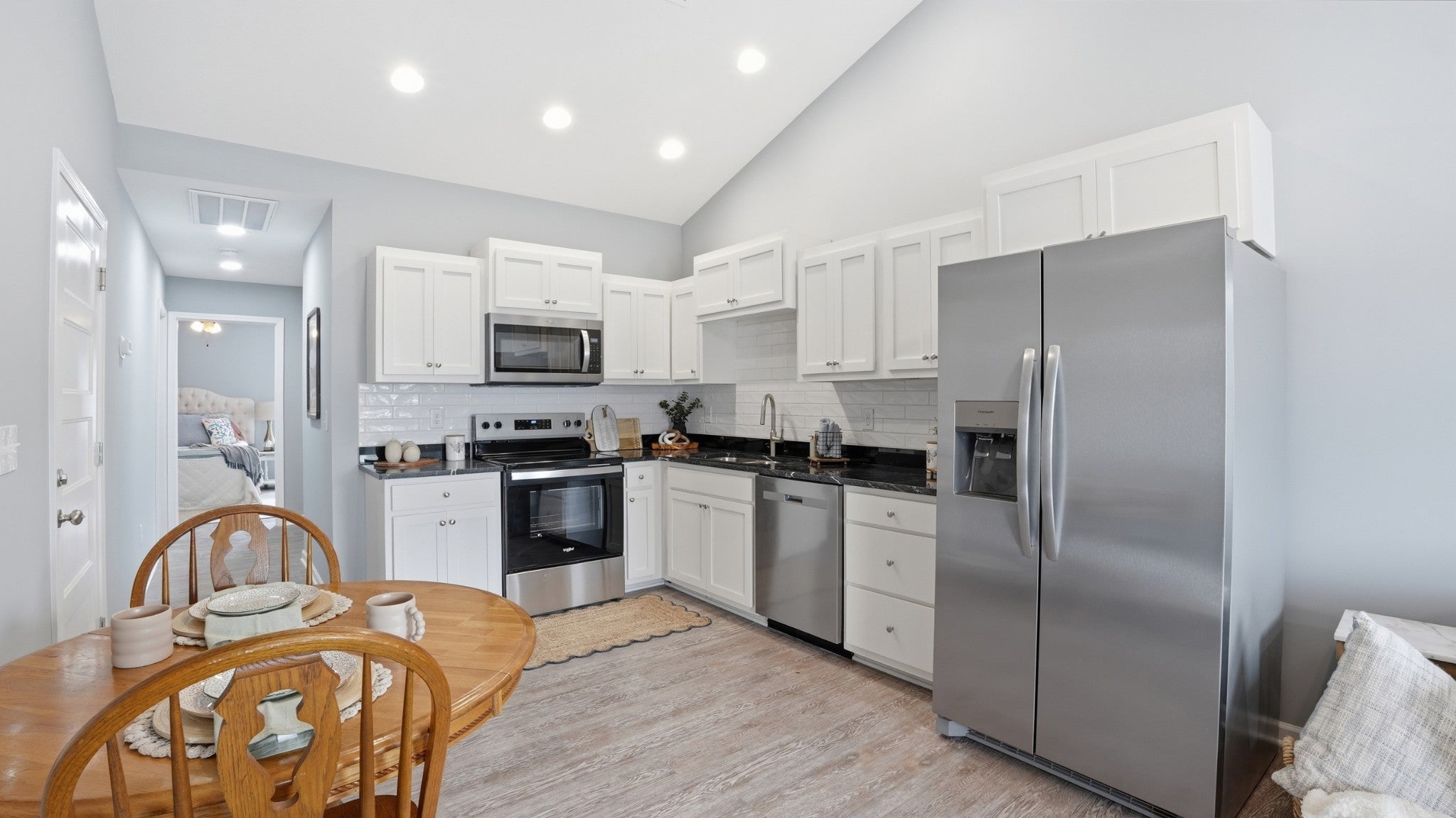 741 Kings Ln B-9 — photo