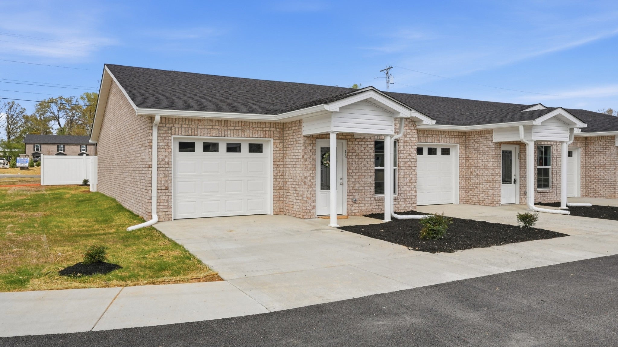 741 Kings Ln D-16 — photo