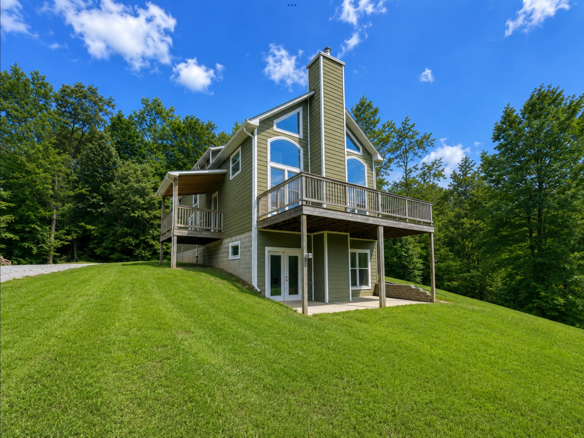 4042 Jones Hollow Road — photo