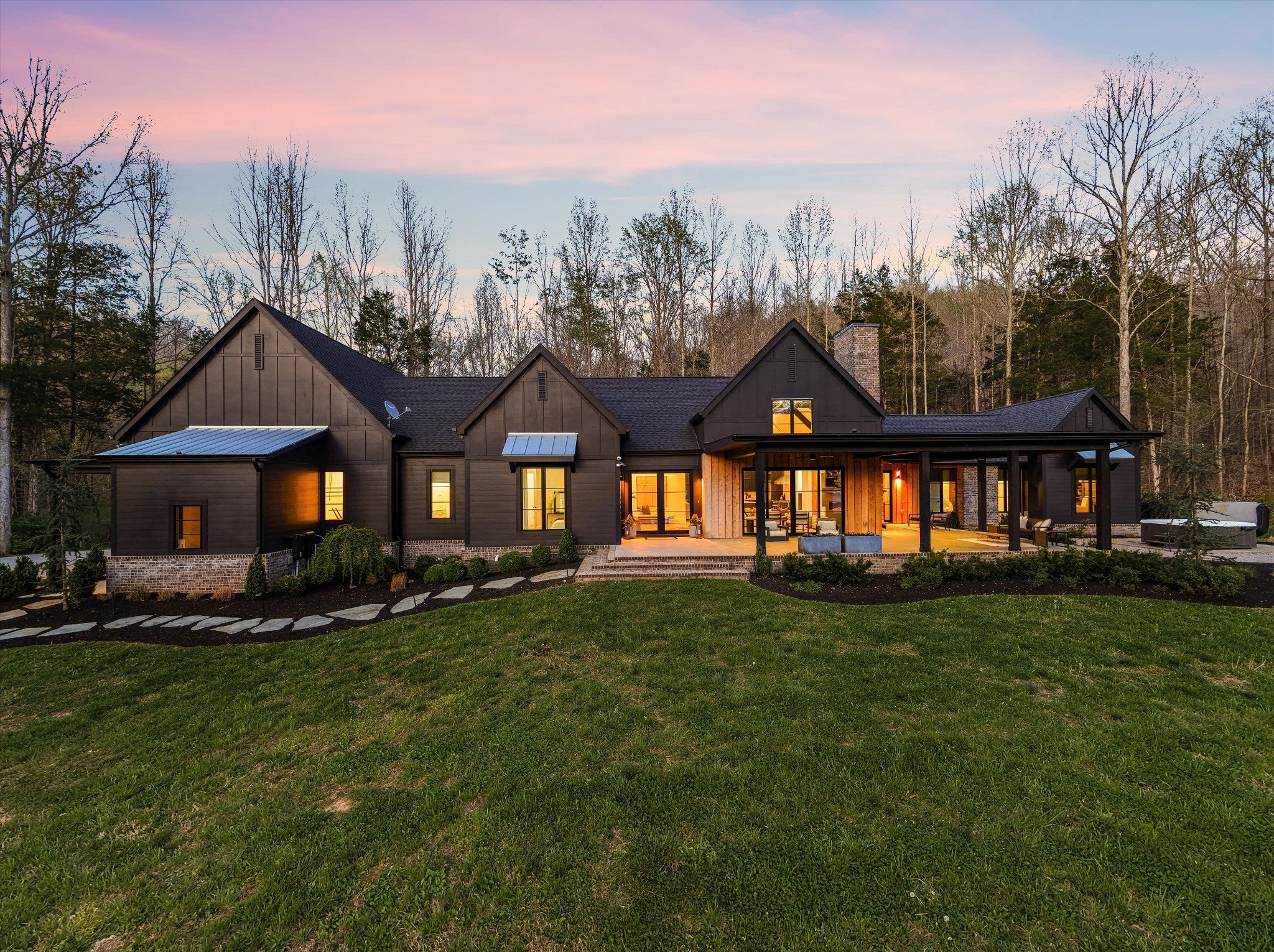 5620 Big East Fork Rd — photo