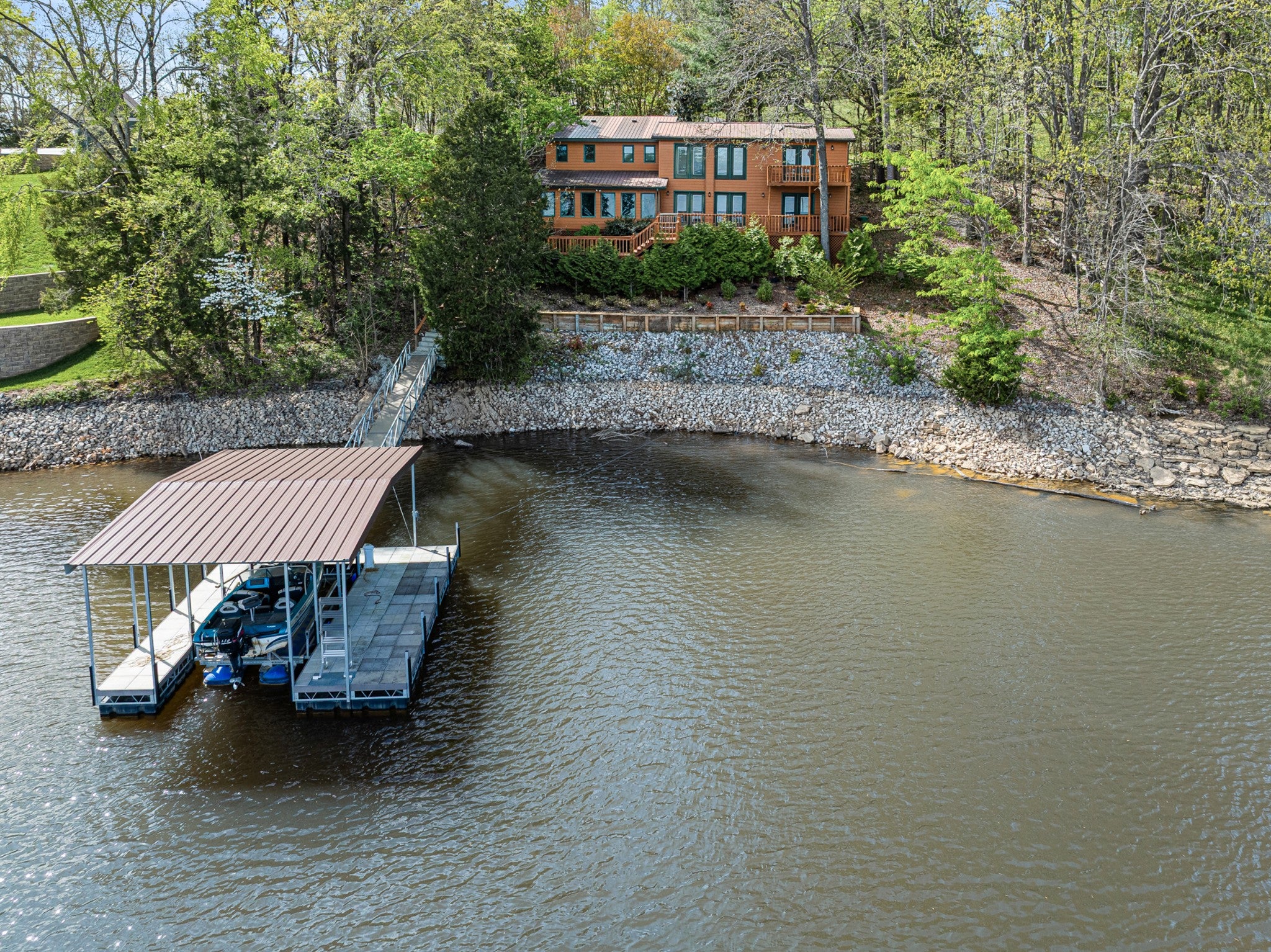 101 Woodland Pt — photo