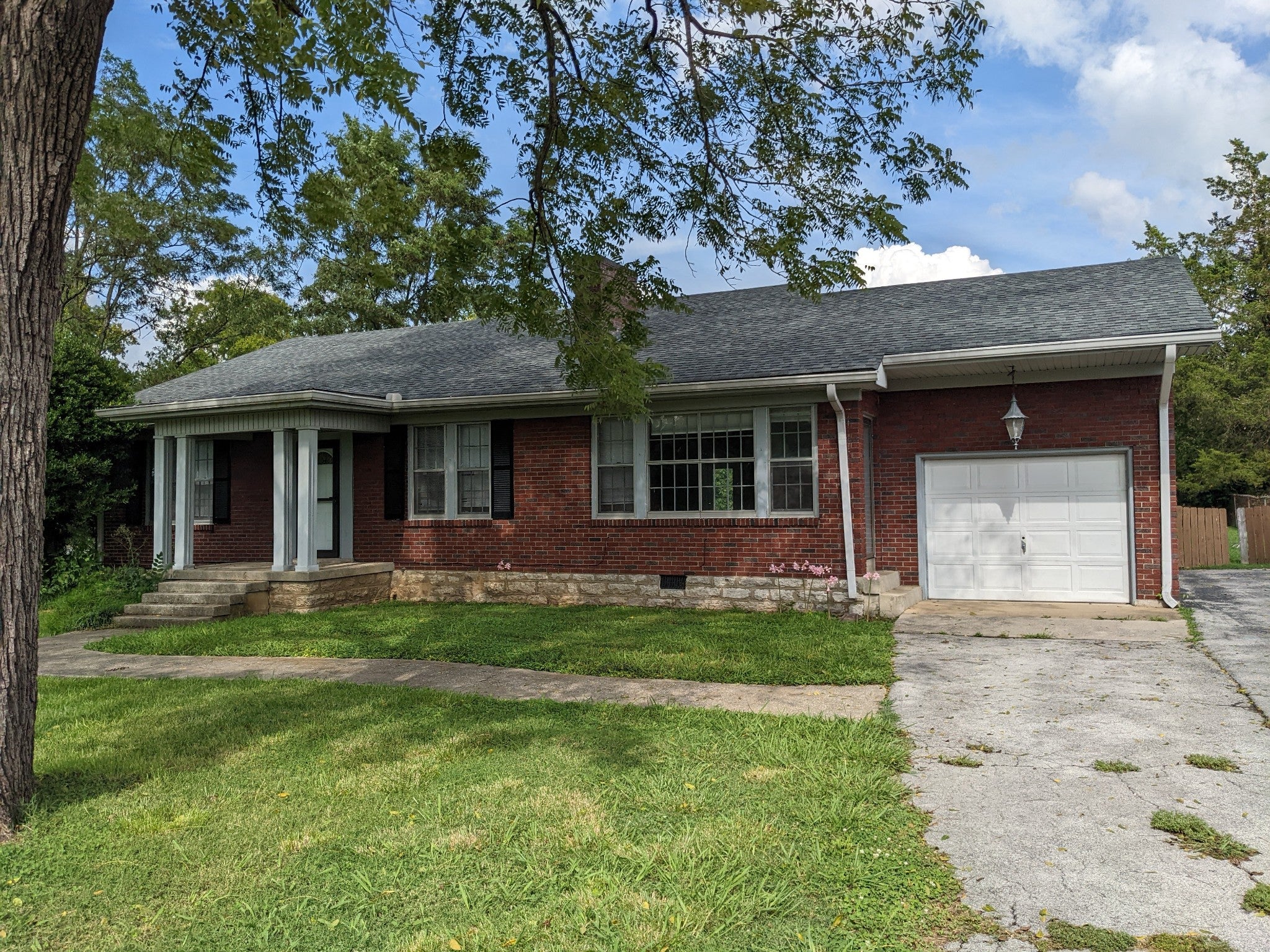 1289 Hunters Point Pike — photo