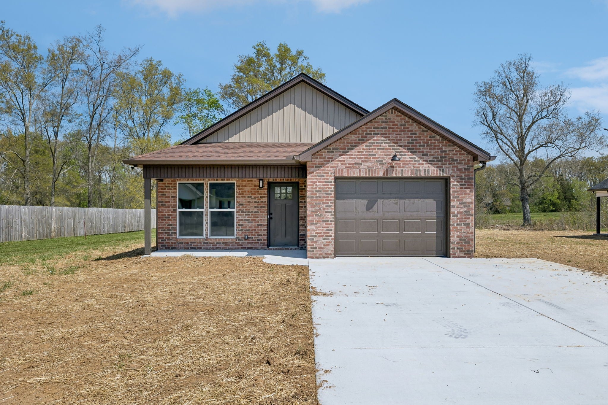 242 Green Meadow Dr — photo