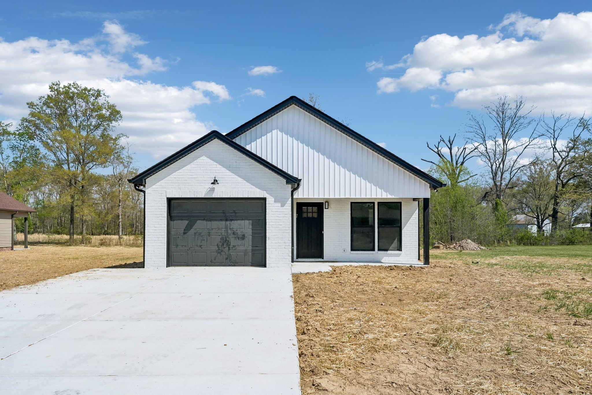 190 Green Meadow Dr — photo