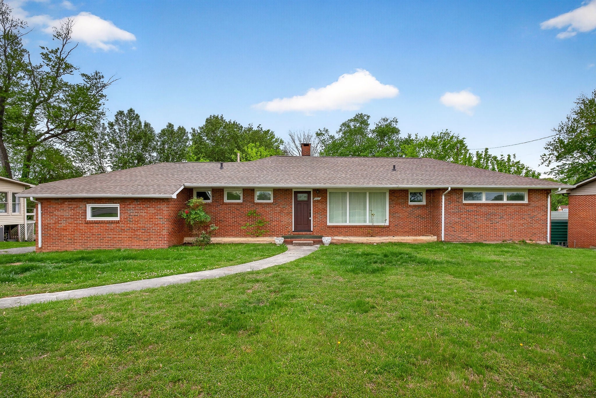 407 Sunset Dr — photo