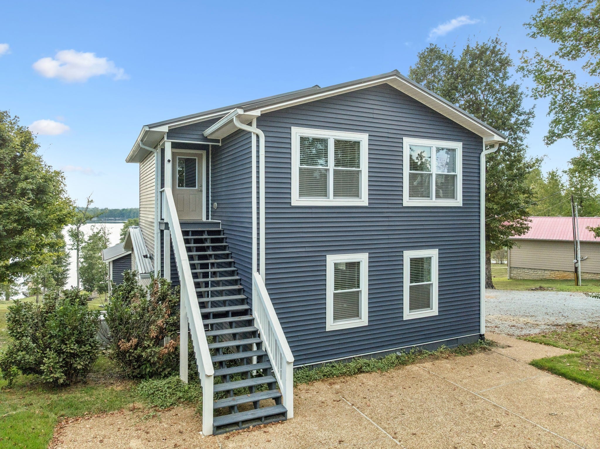 824 Driftwood Dr — photo