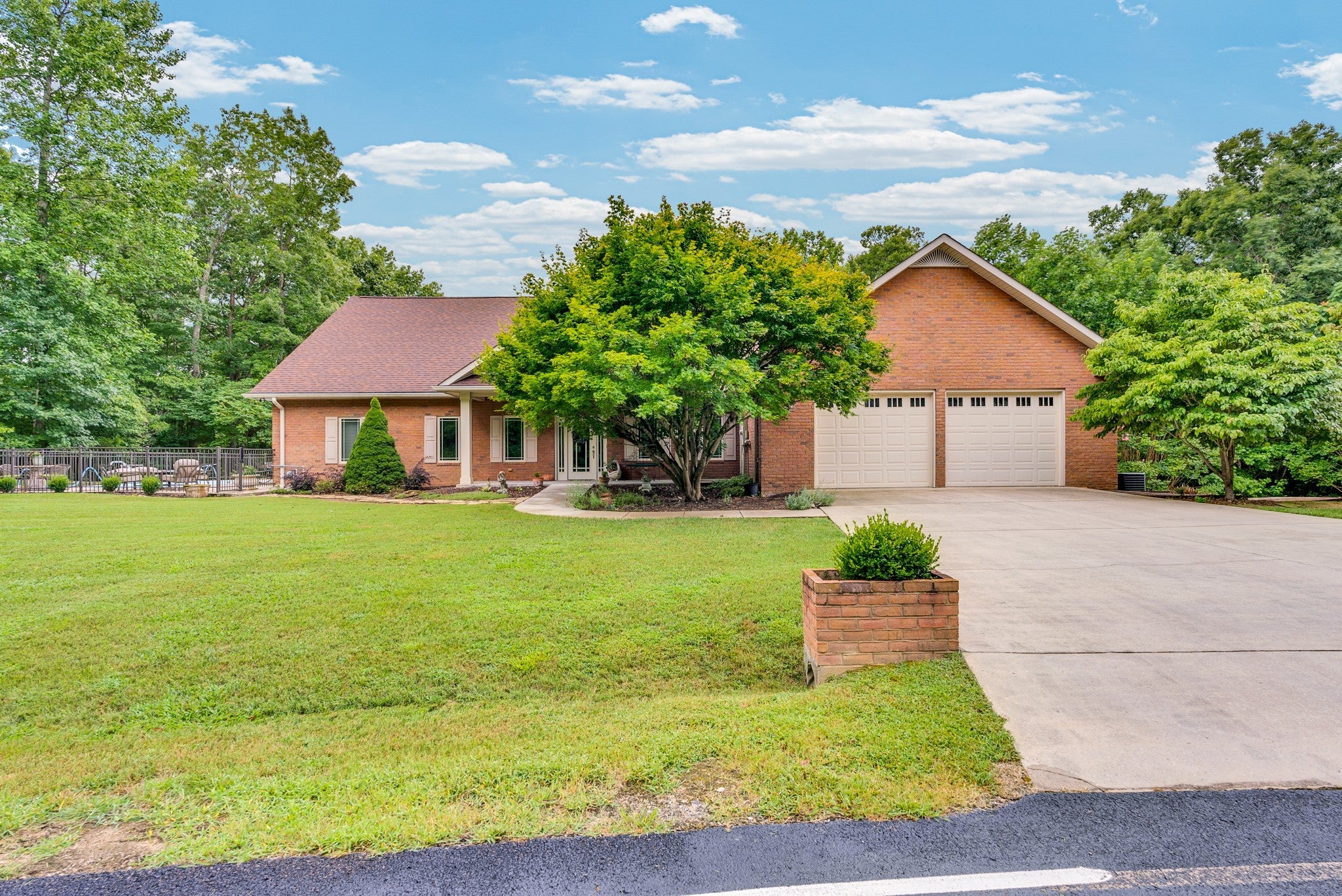 1005 Riverwatch Trce — photo