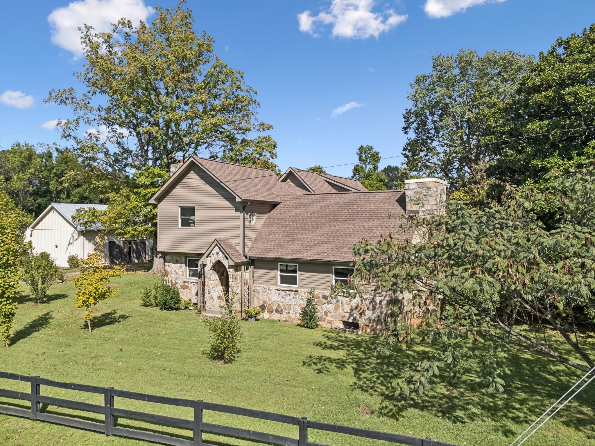 701 Hafner Rd — photo