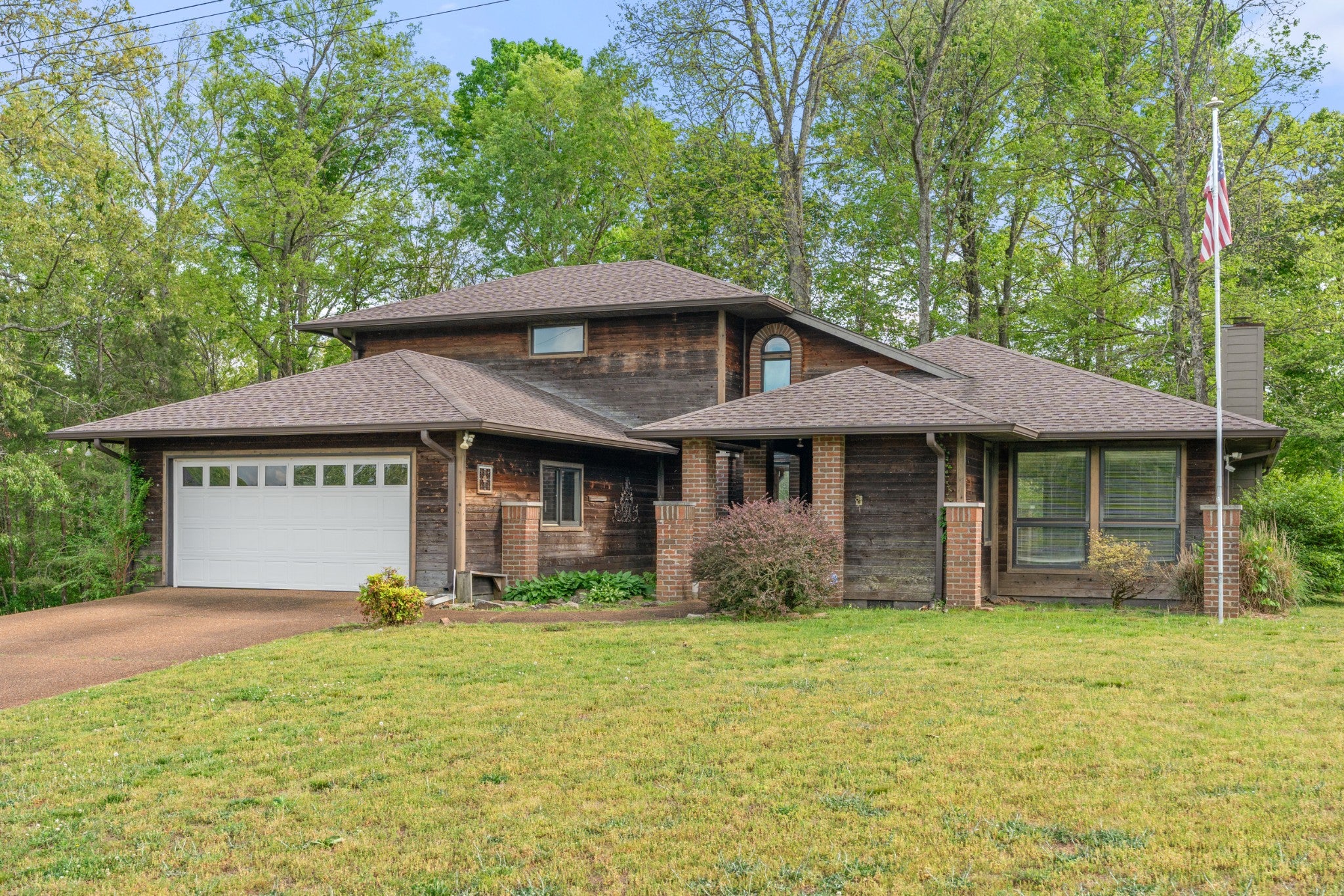 1212 Rosewood Dr — photo