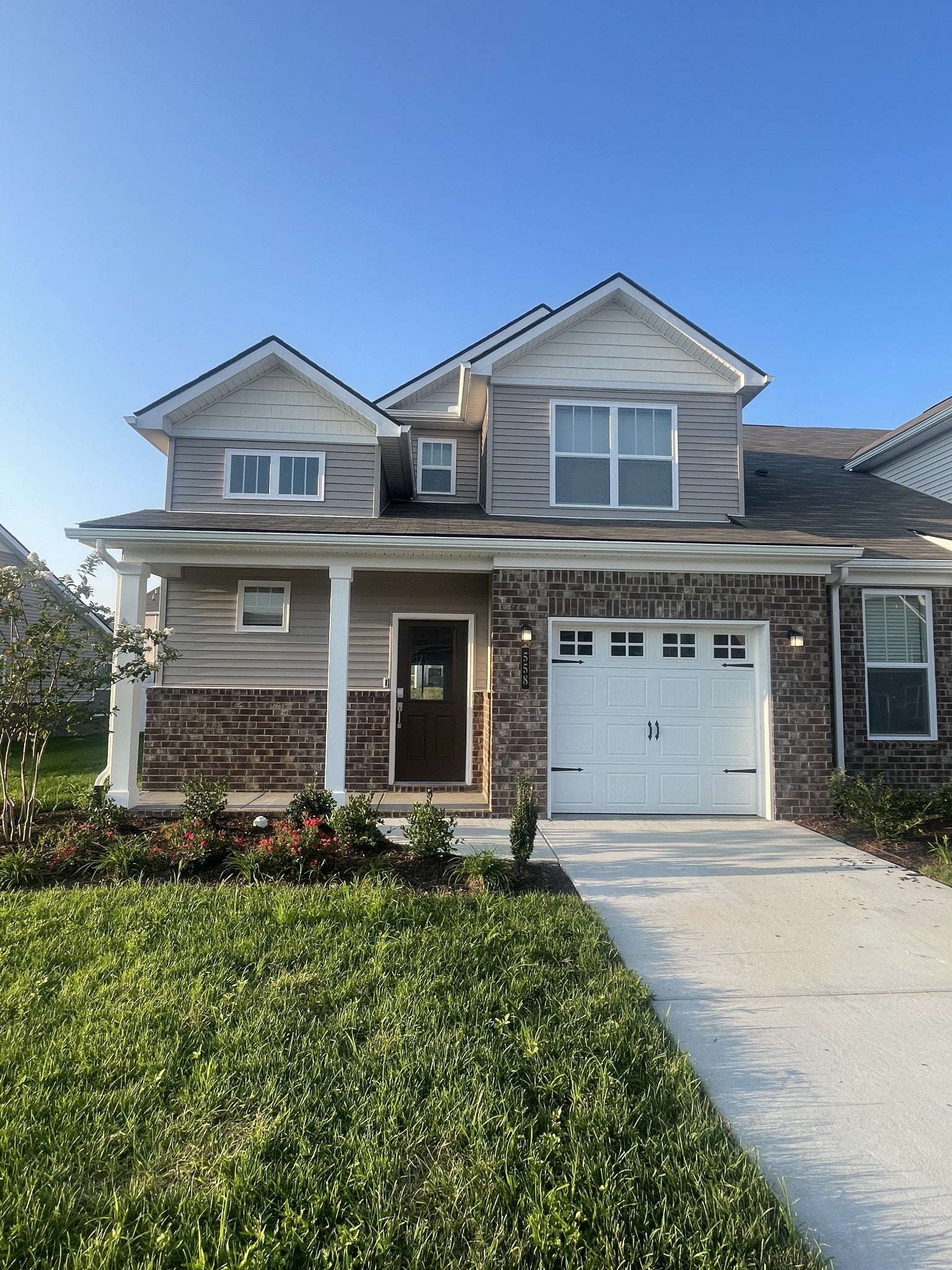 558 Trinity Way — photo