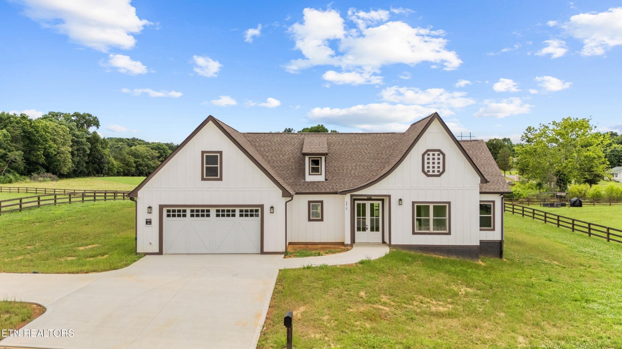 2410 Iron Forge Way — photo