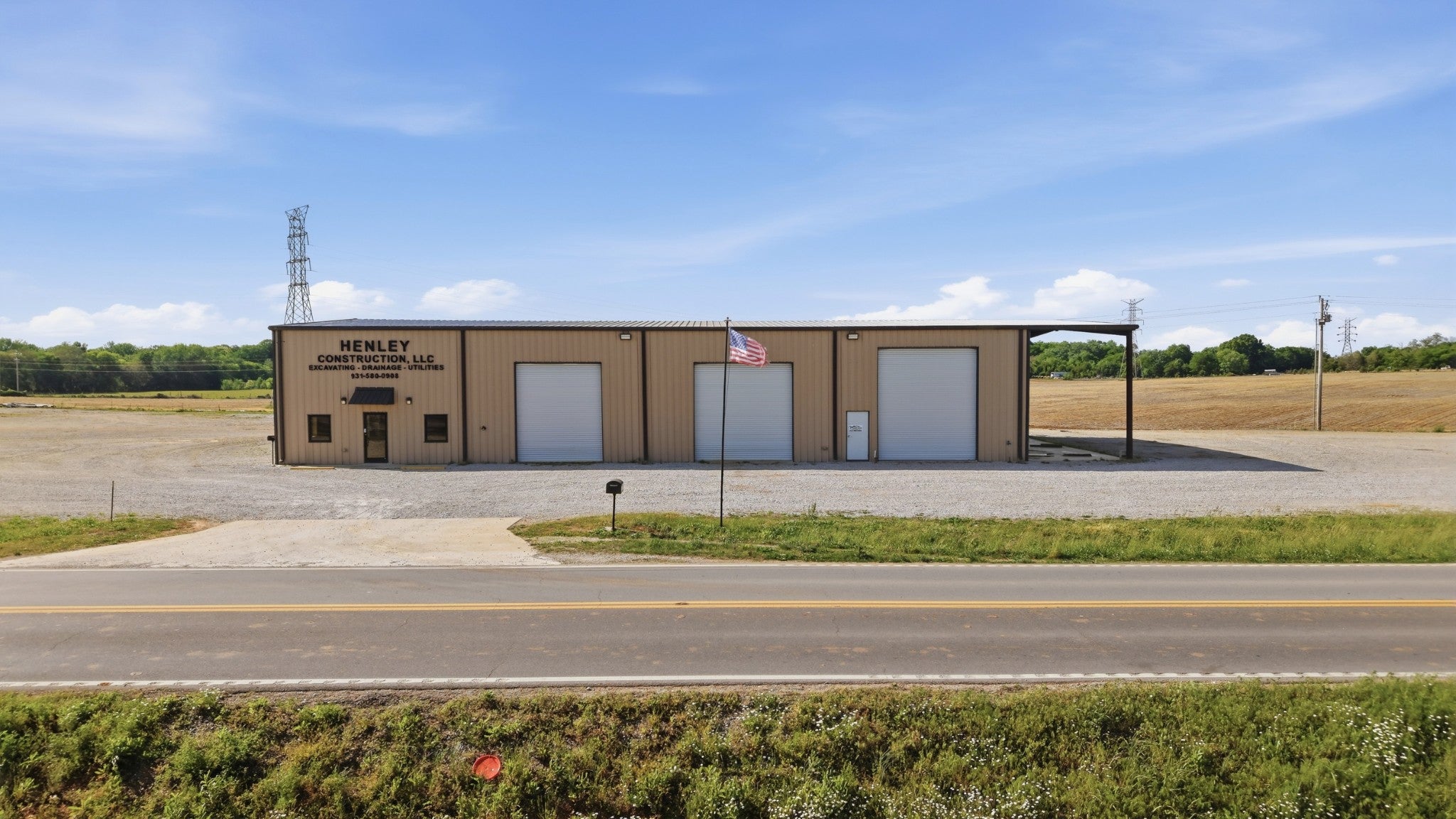 1087 Aedc Rd — photo
