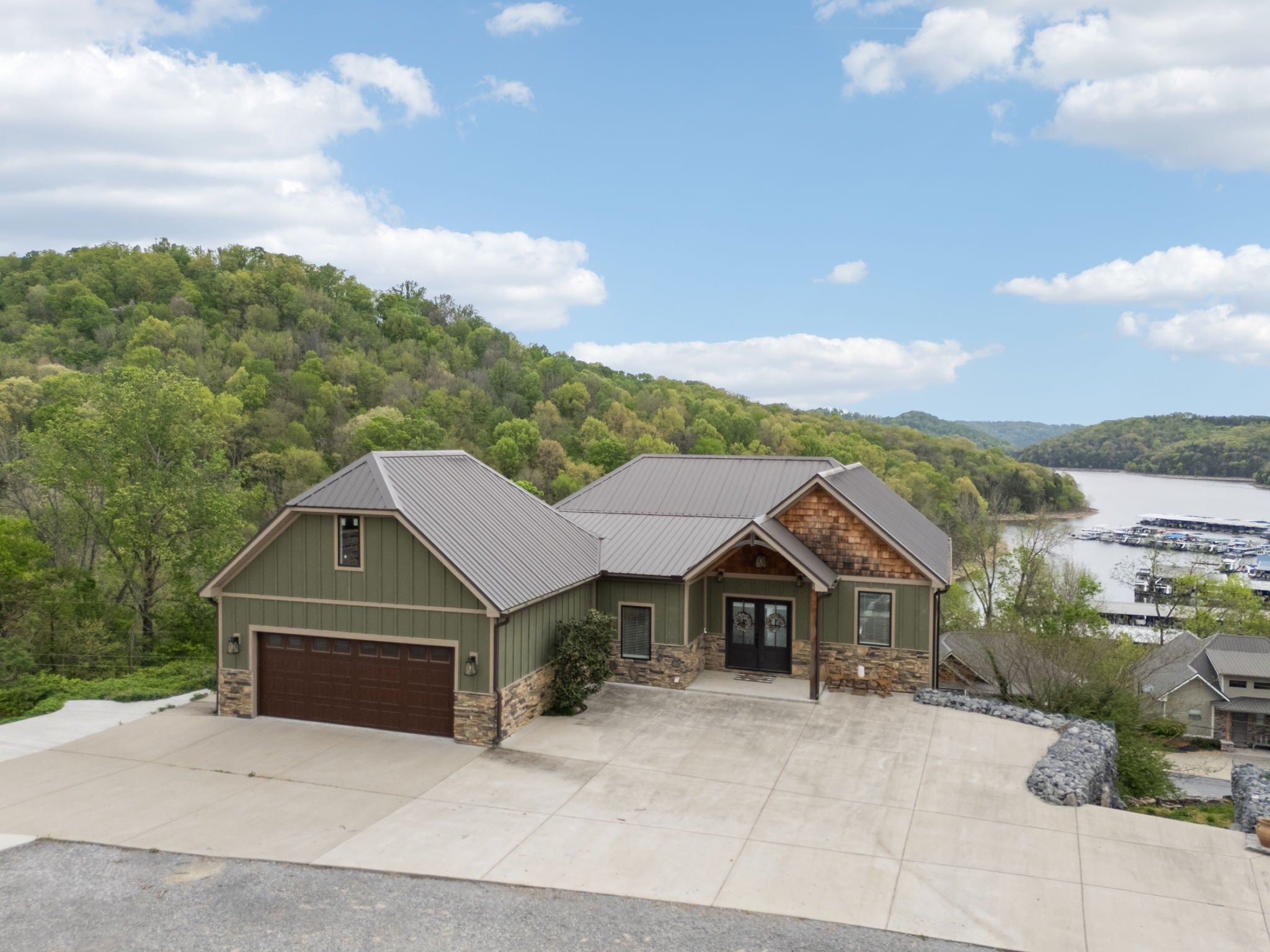 1010 Old Casey Cove Rd — photo