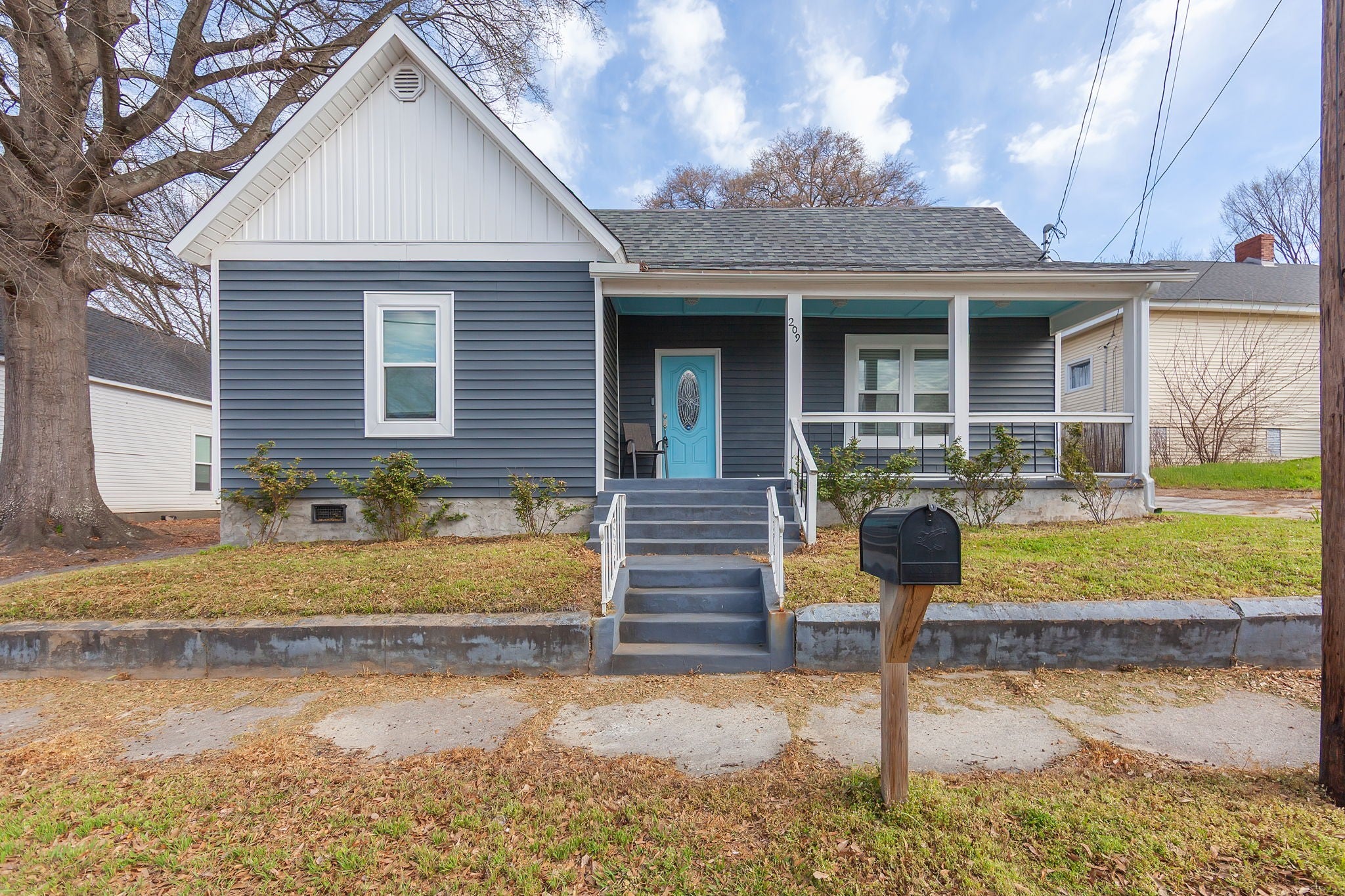 209 Hatton St — photo