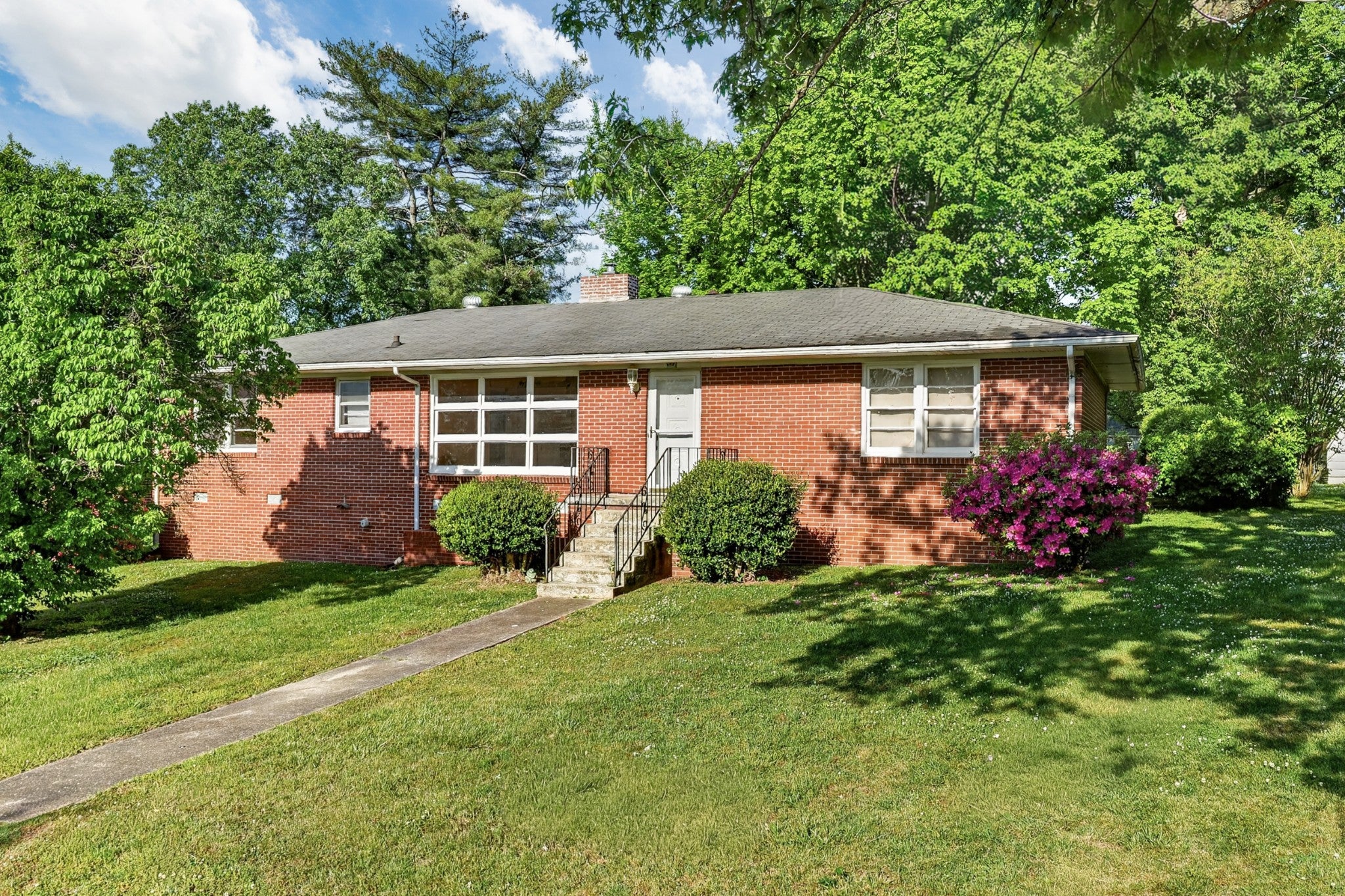 708 Morningside Dr — photo