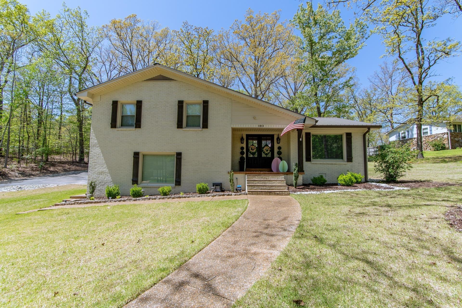180 Horner Dr — photo