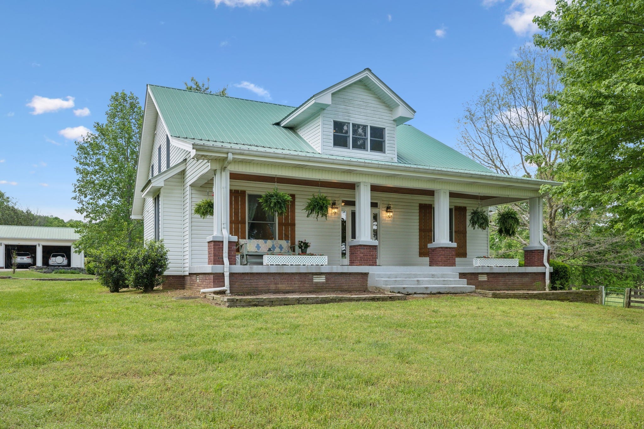 1494 Grant Rd — photo
