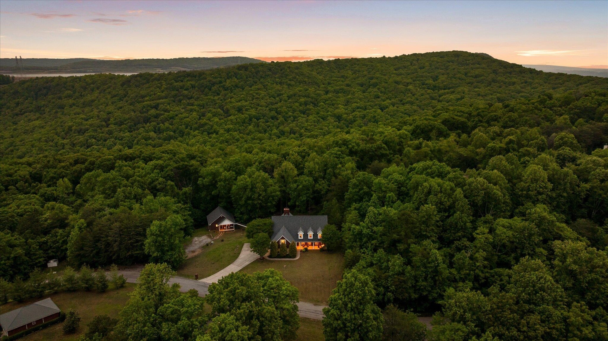 4441 Raccoon Mountain Road — photo