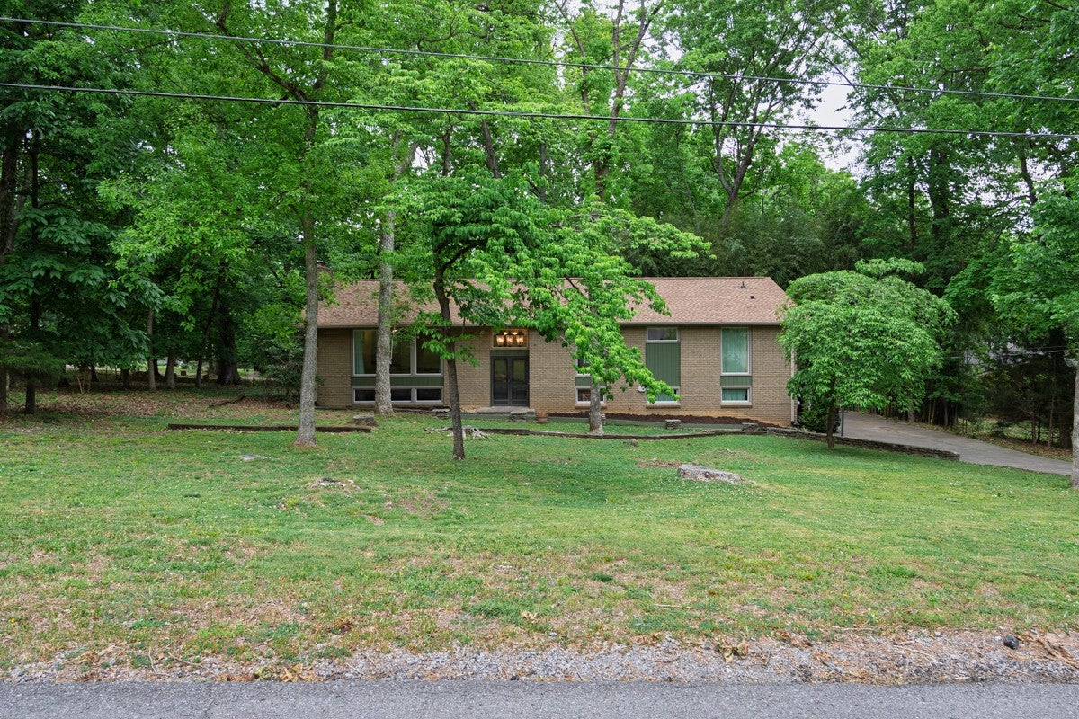 123 Trail East Drive — photo