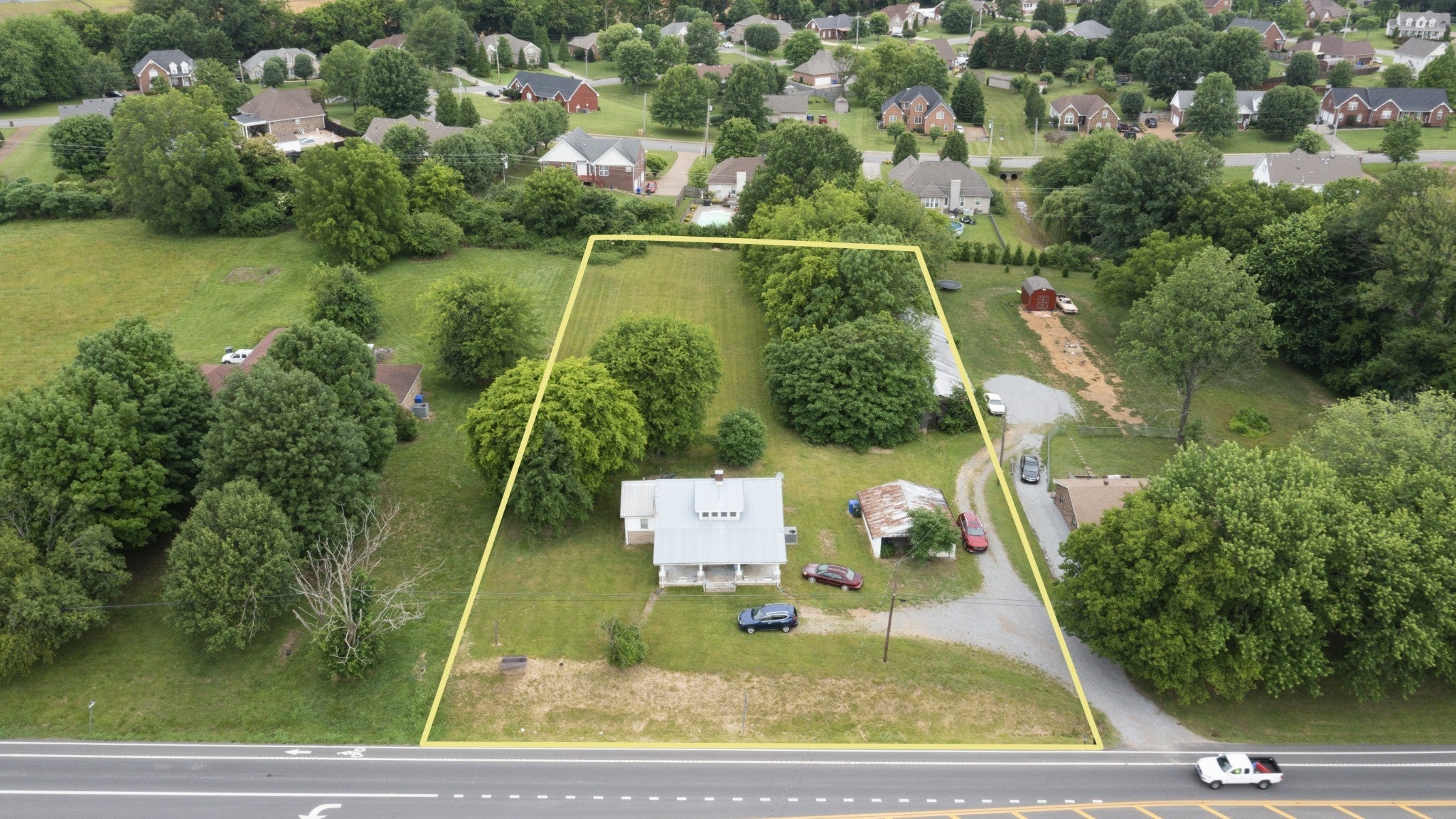 2811 Highway 31 W — photo