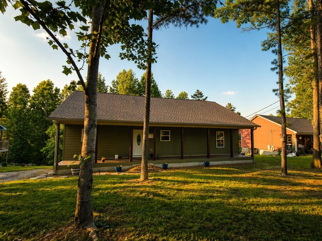 225 Antler Dr — photo