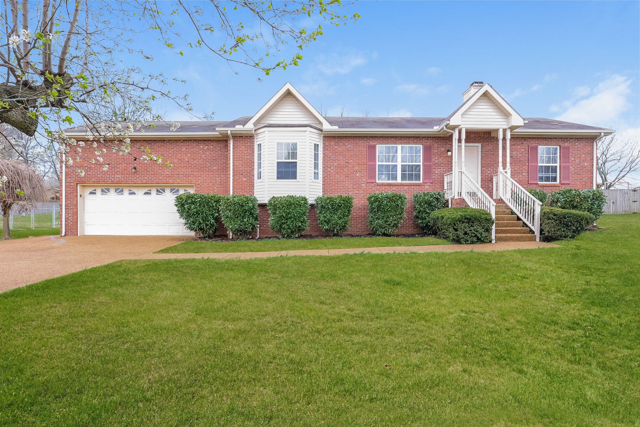 111 Grant Ct — photo
