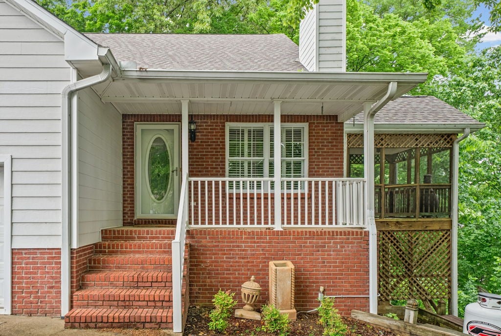 151 Rose Dr — photo