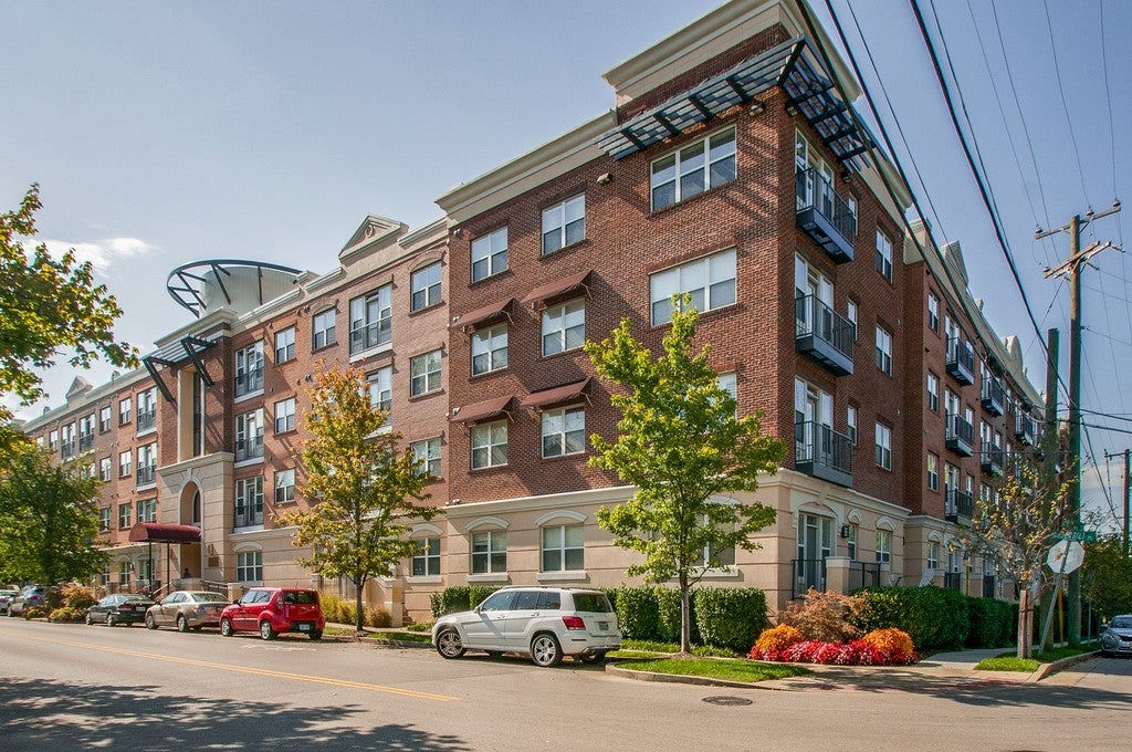 3000 Vanderbilt Pl 445 — photo
