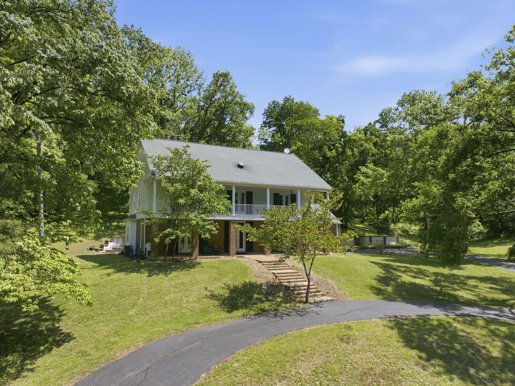 714 Sneed Rd W — photo