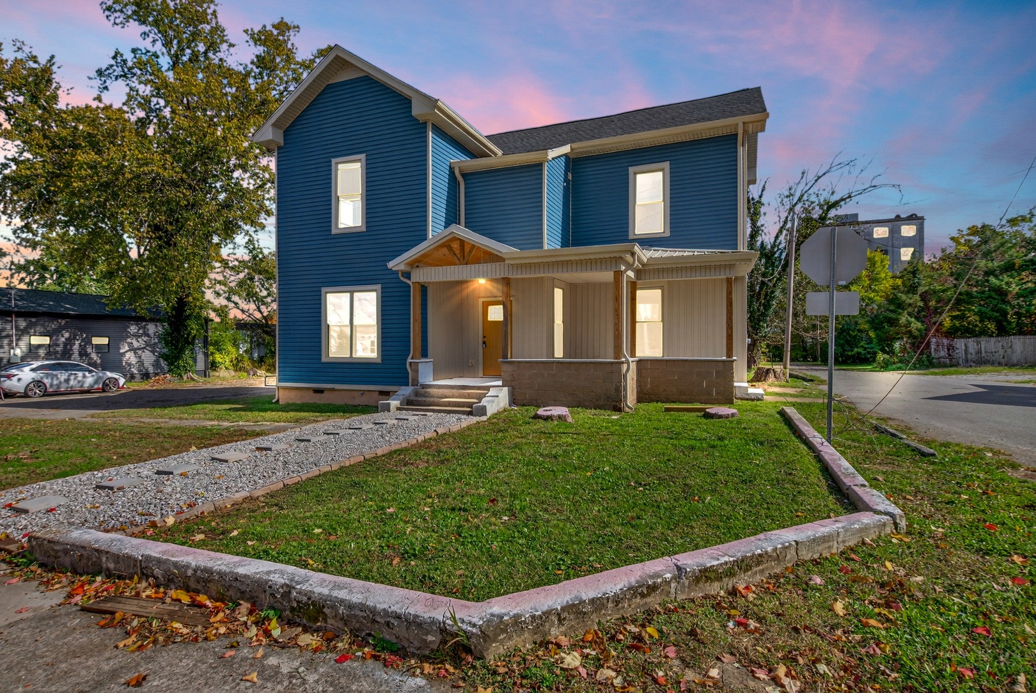 1506 Clay St S — photo