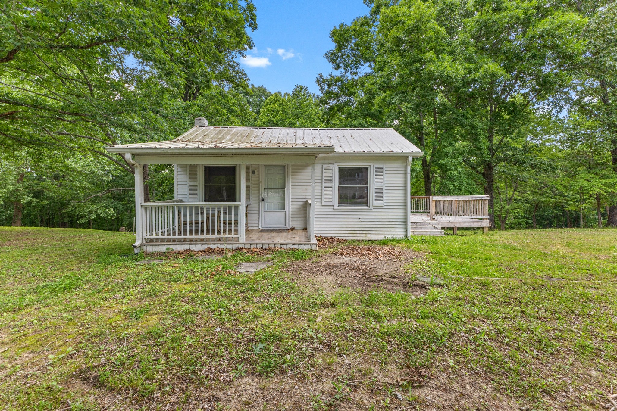 5585 Higdon Ct — photo