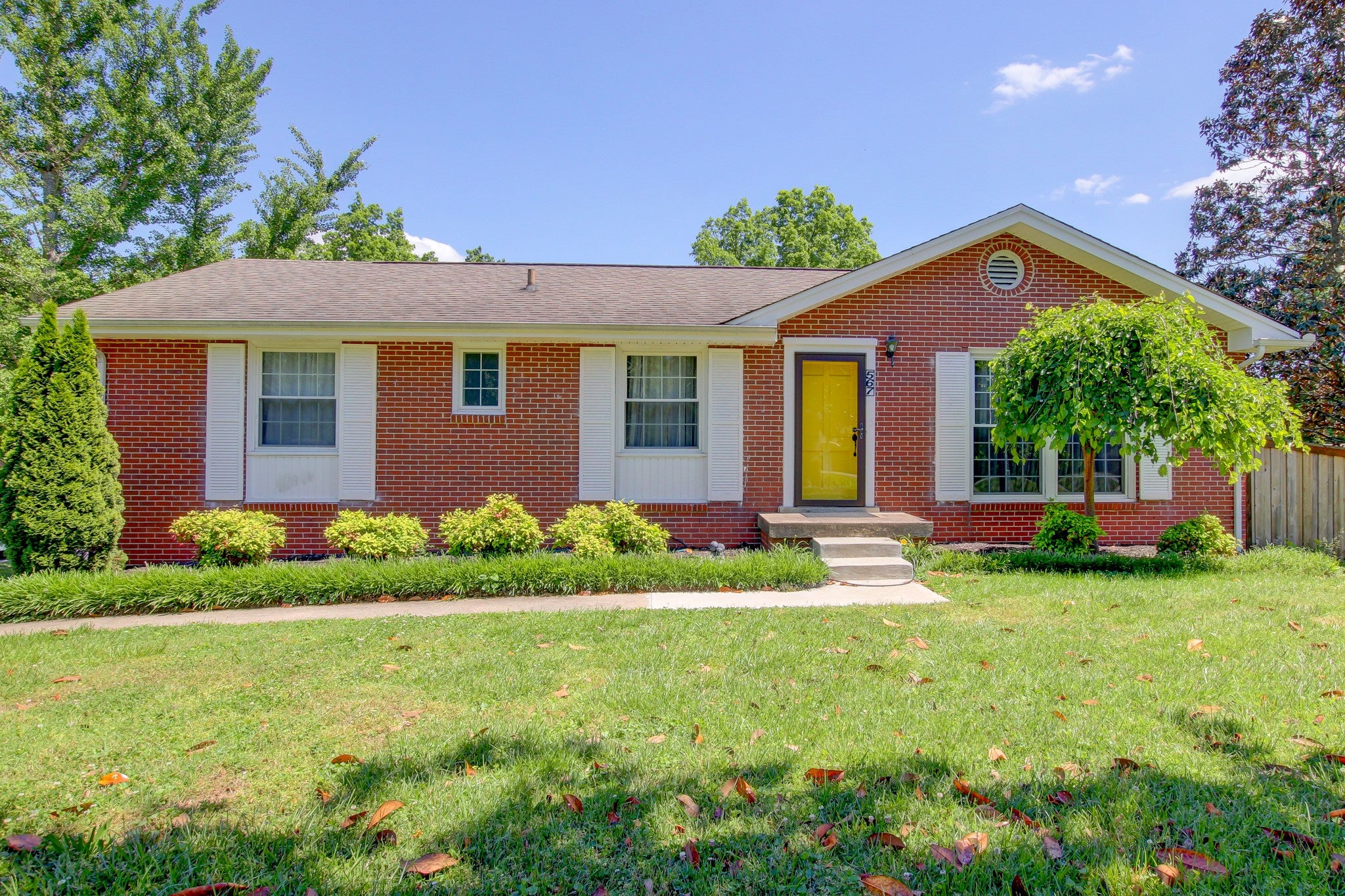 567 Chesterfield Dr — photo