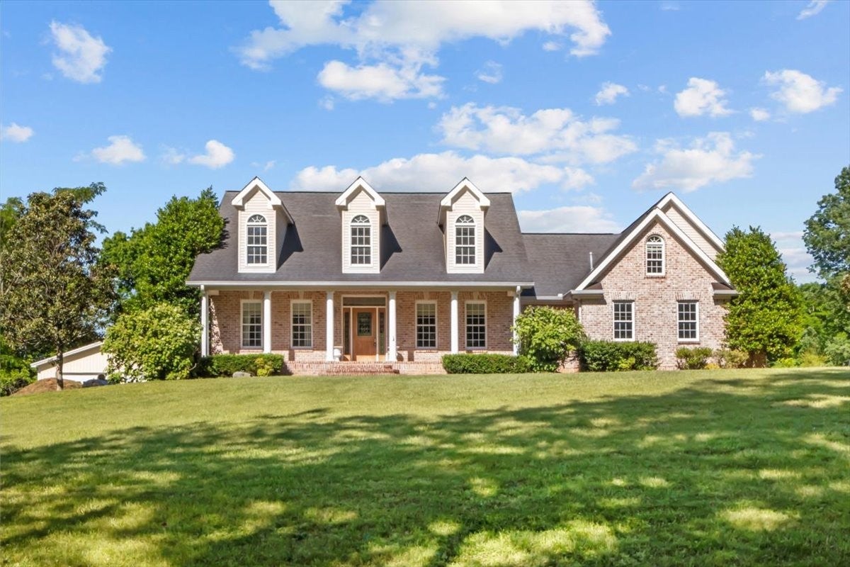 2440 Maple Grove Rd — photo
