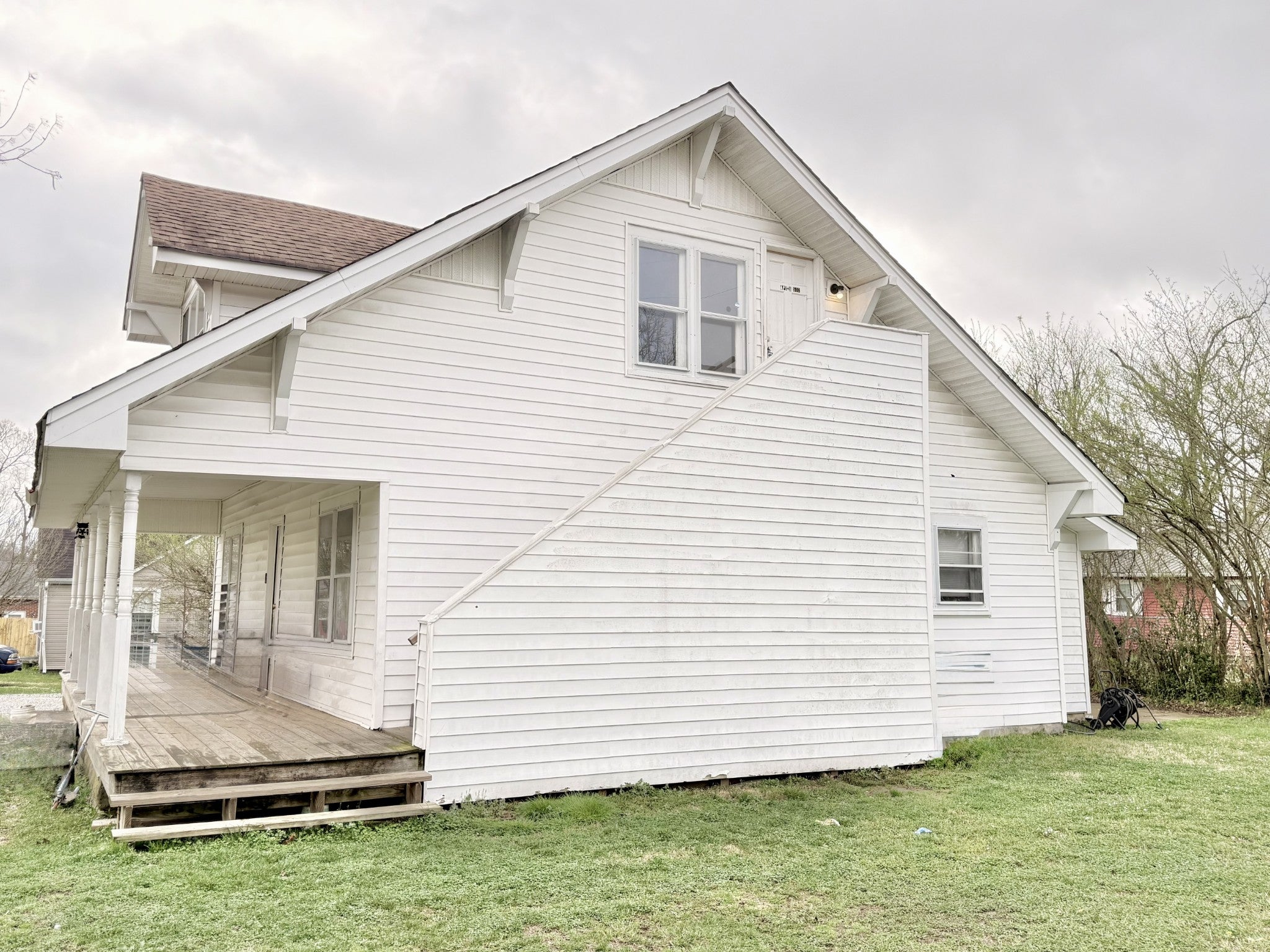 502 Oak Dr B — photo