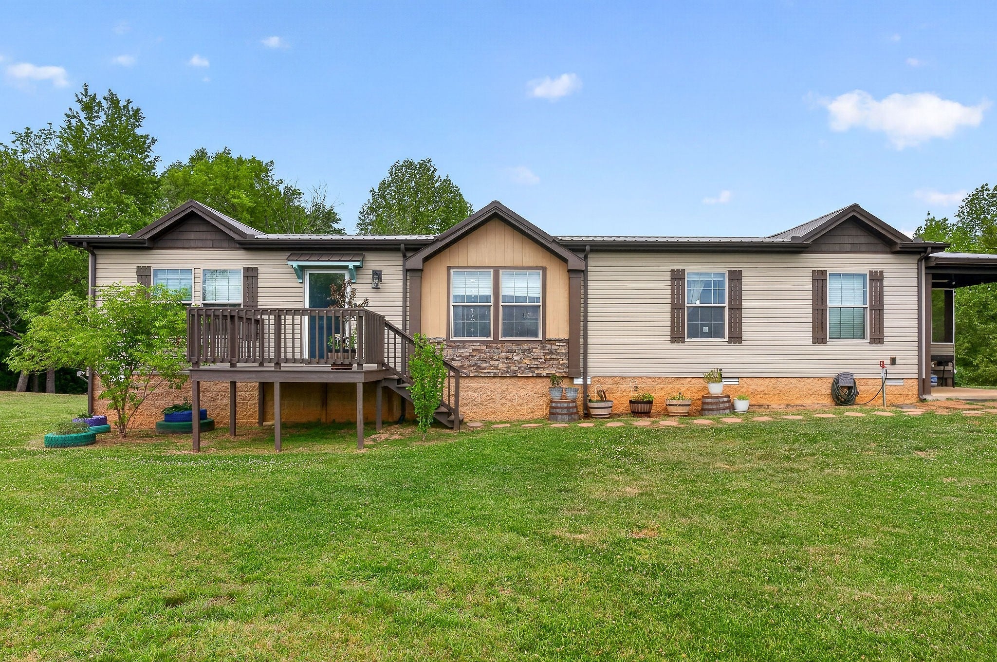 160 Apple Blossom Ln — photo