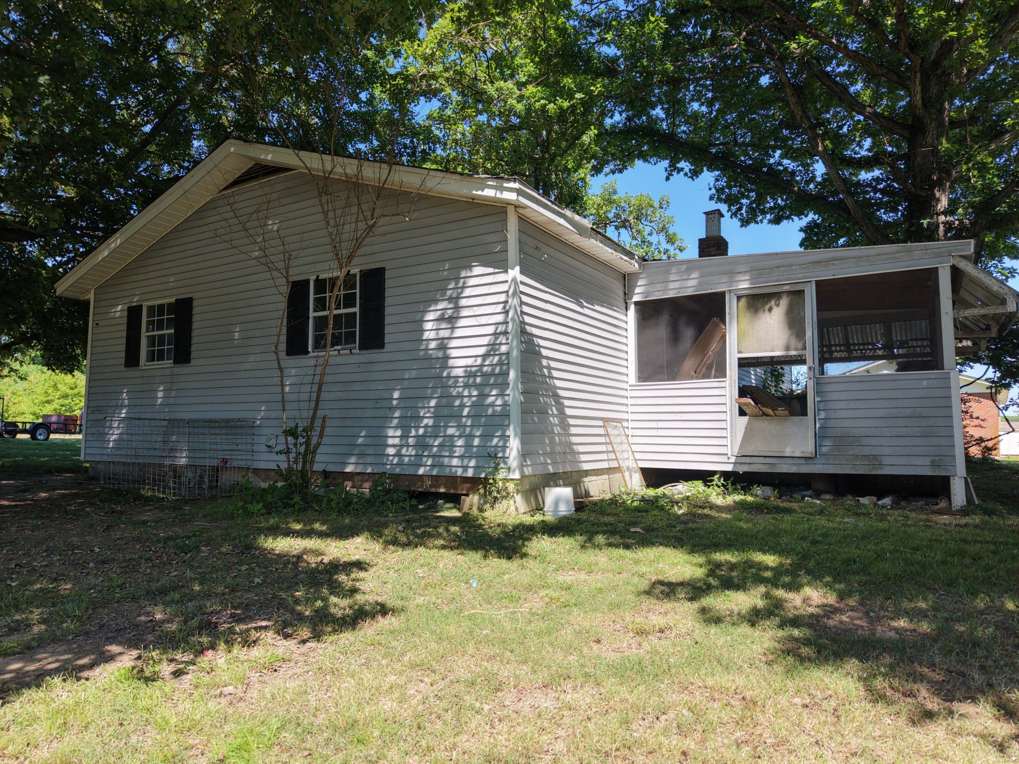2040 Collinwood Hwy — photo