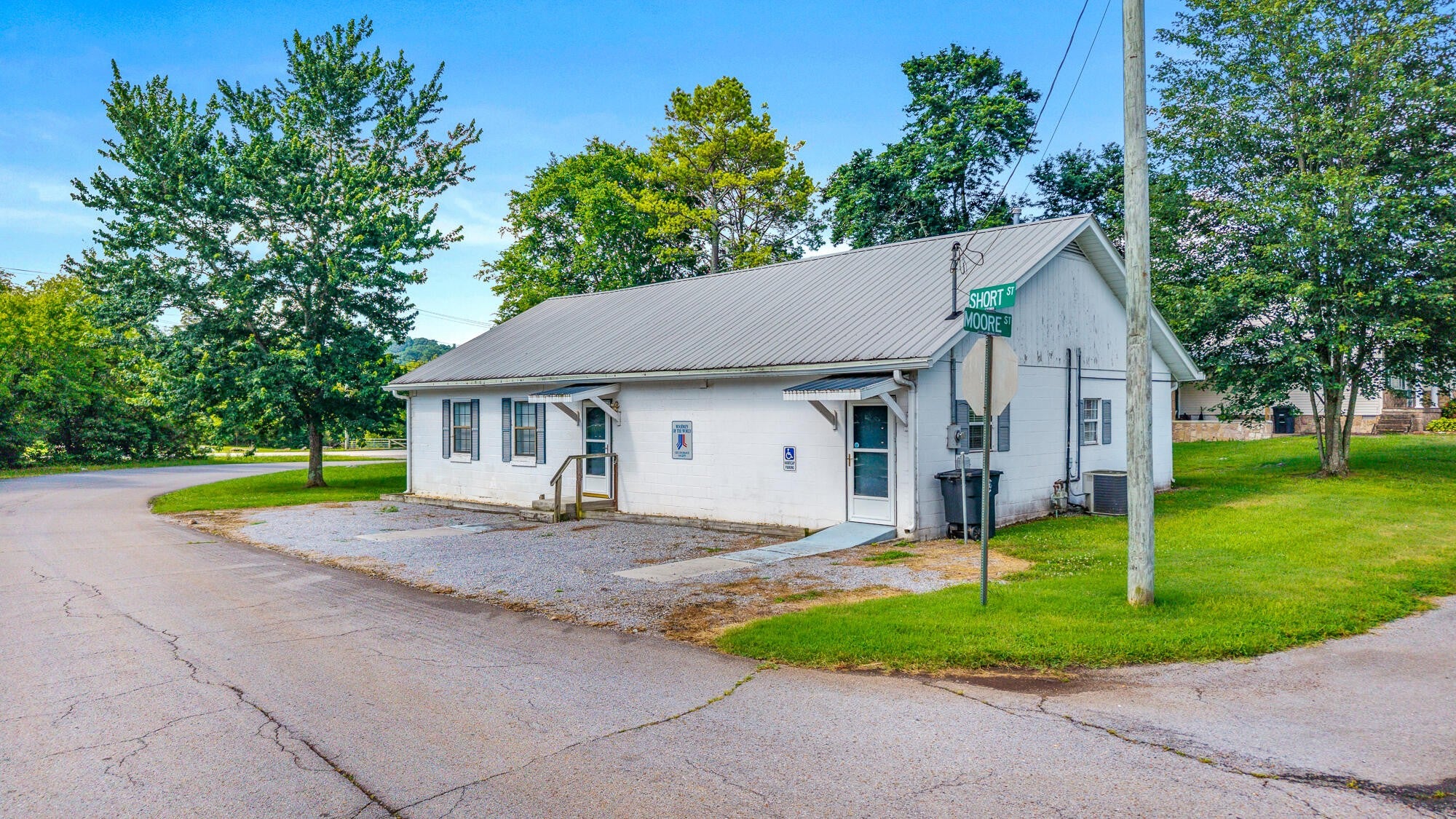 1027 Moore Street — photo