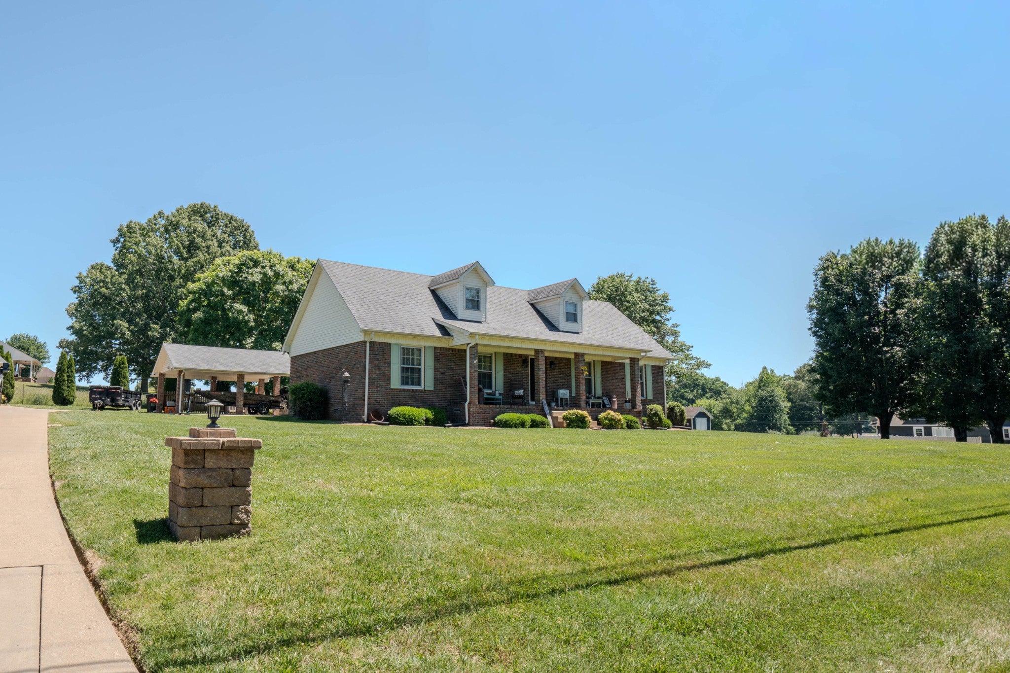 6 Hawthorne Dr — photo