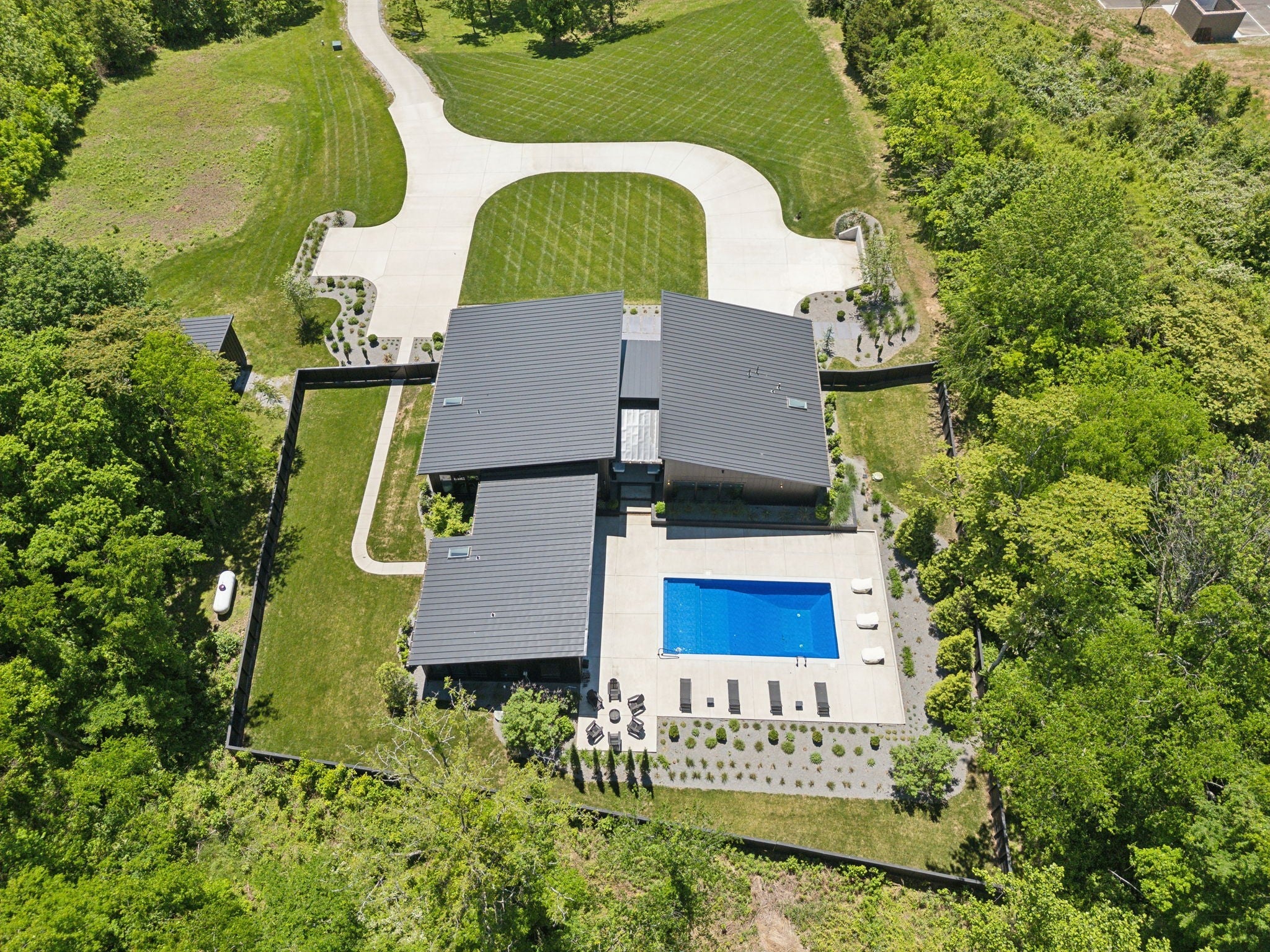 4160 Clovercroft Rd — photo