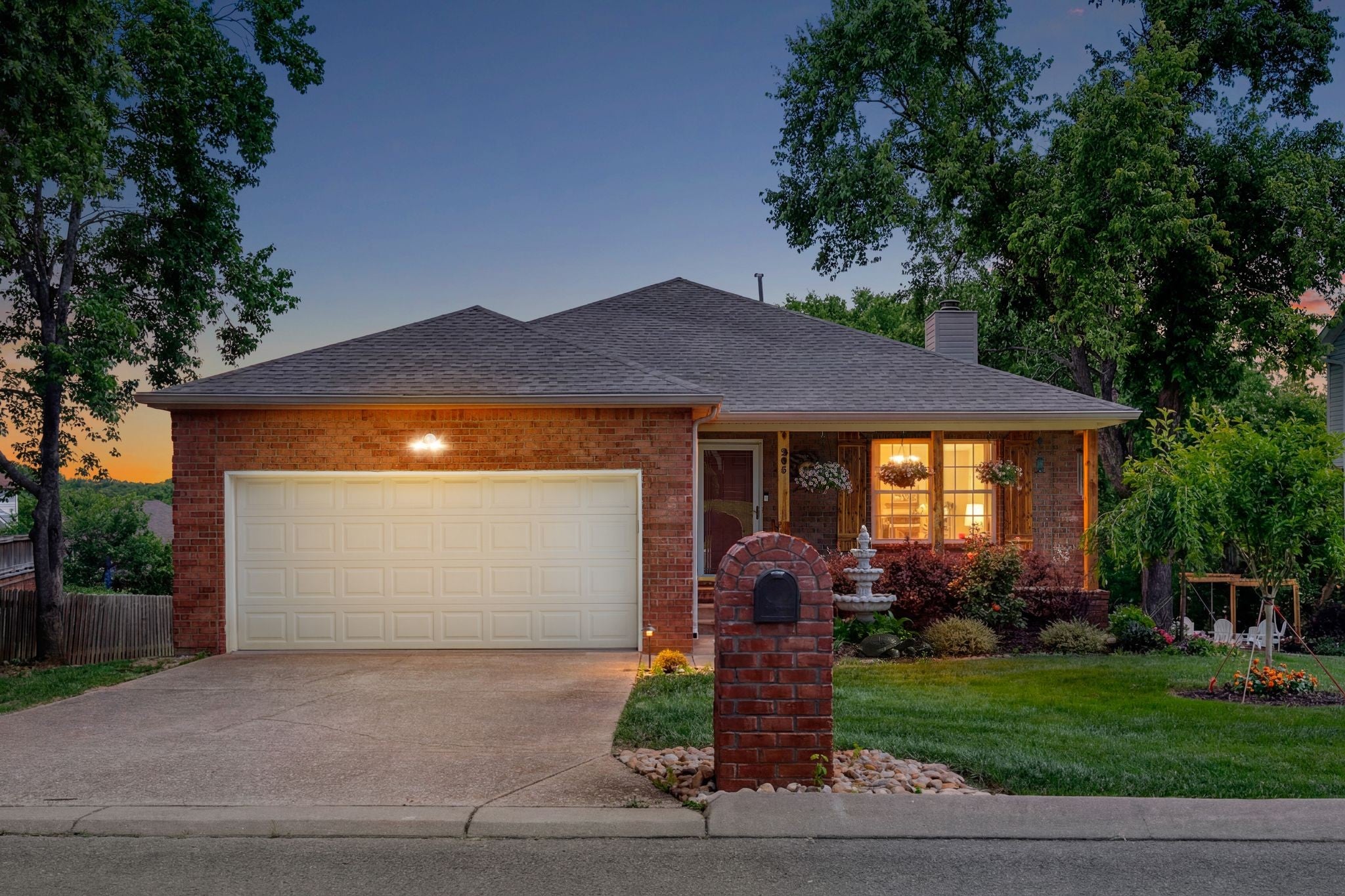 205 Waterview Dr — photo