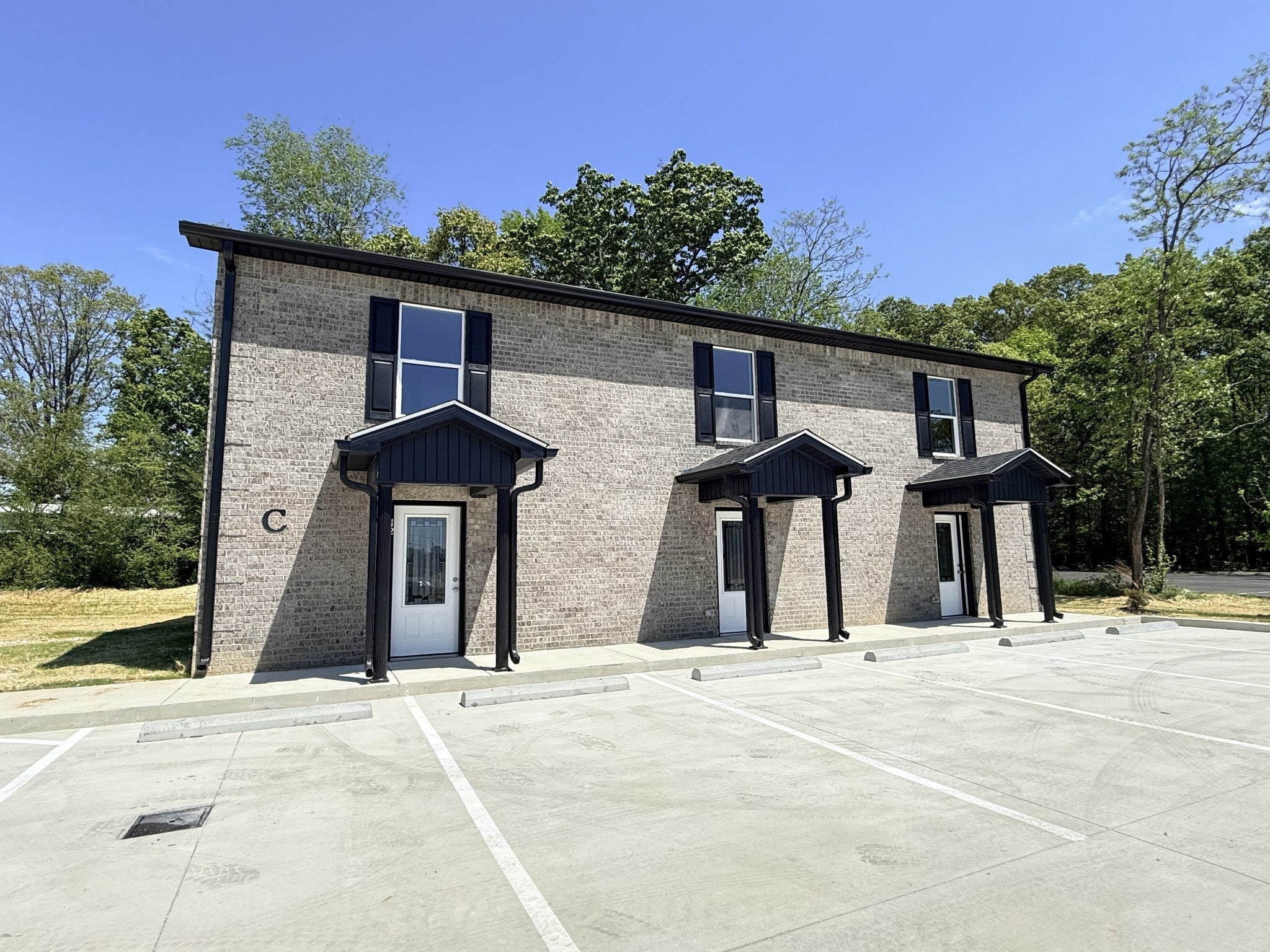 740 Kings Ln Multiple Units — photo