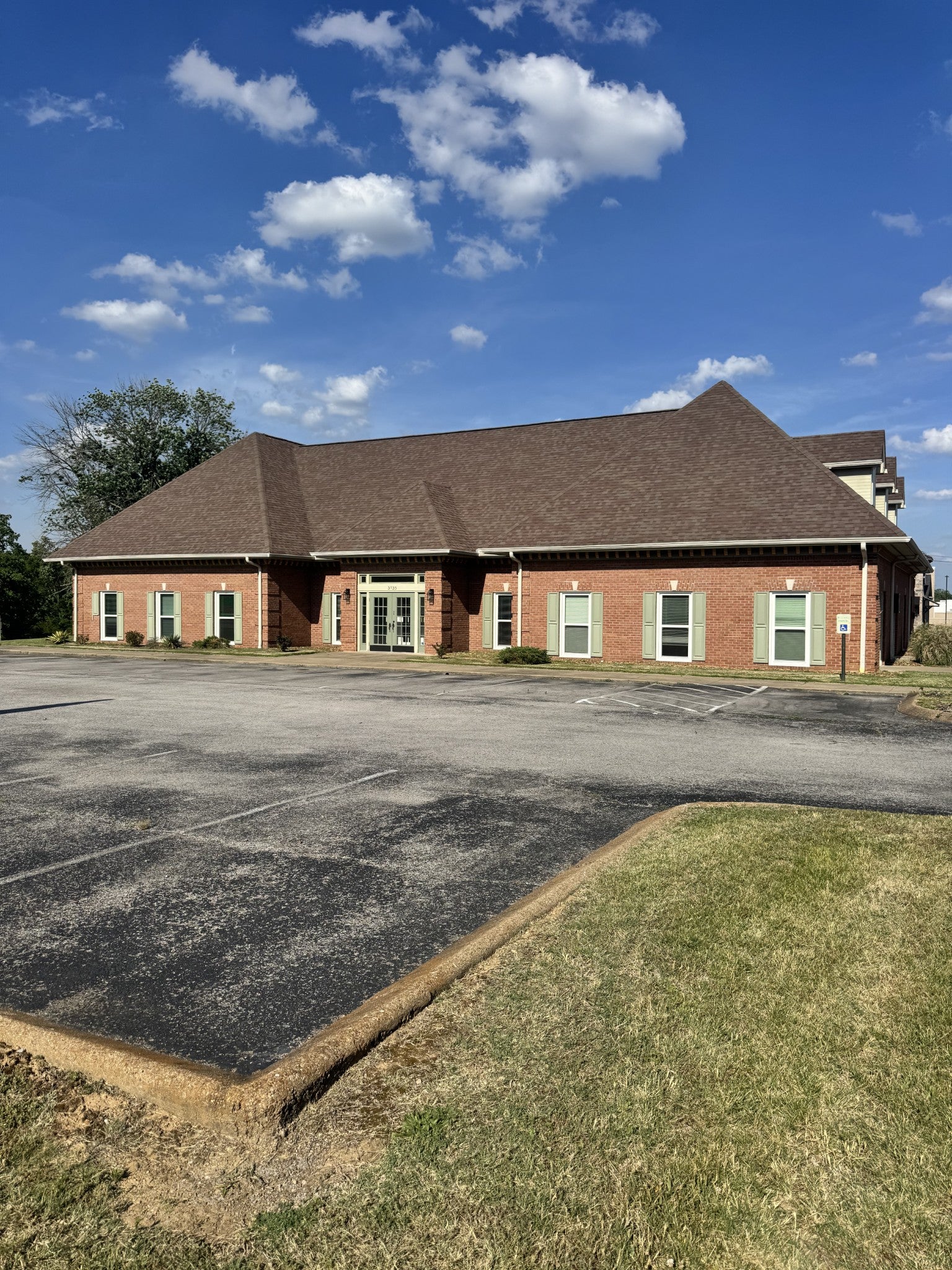 3735 N Mount Juliet Rd — photo
