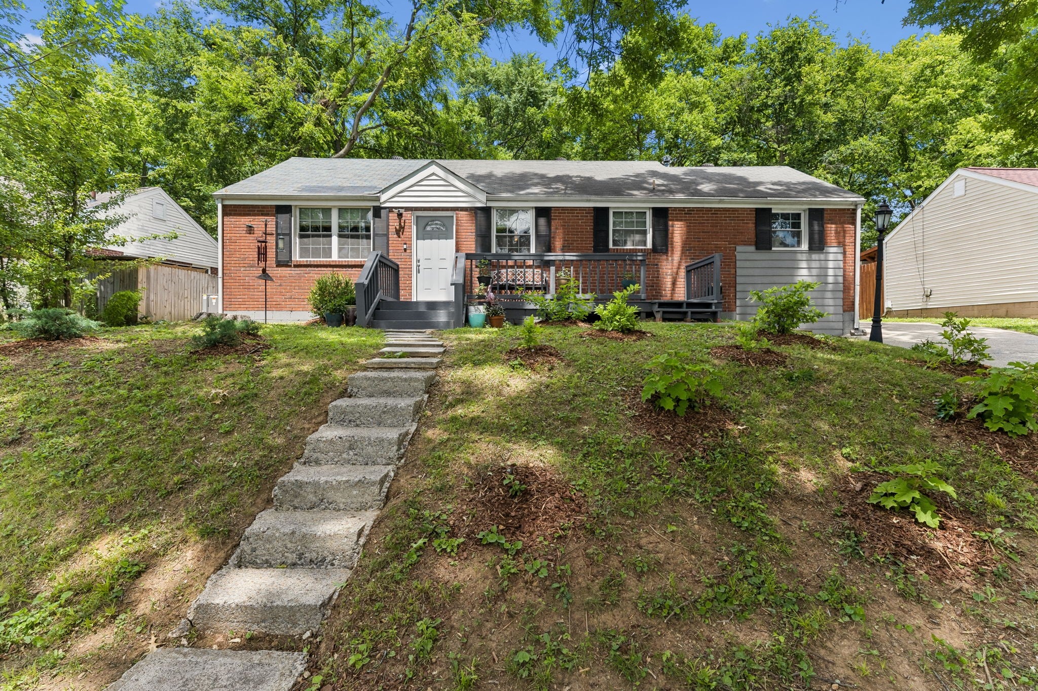 1308 Saturn Dr — photo